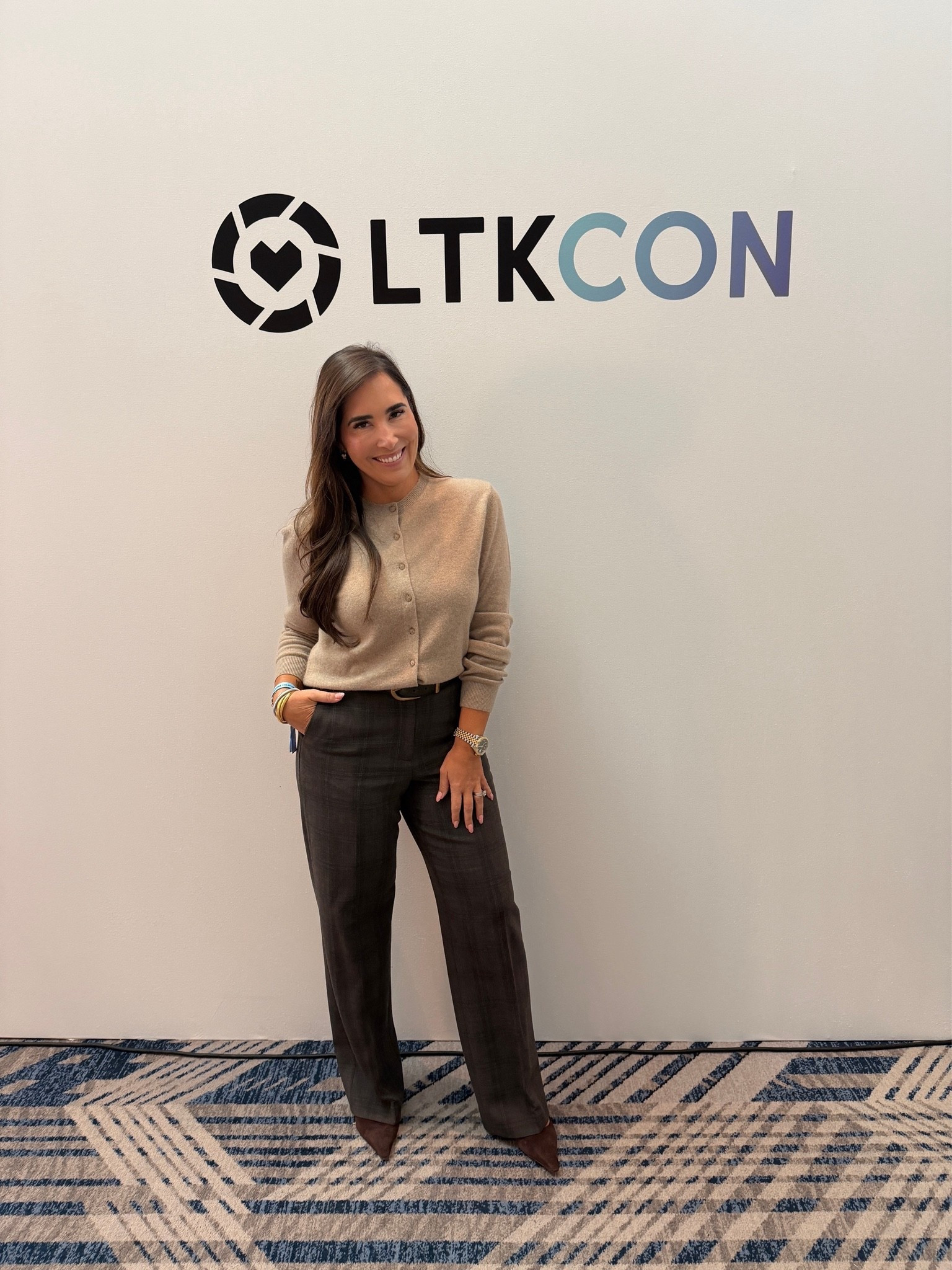 Conference day outfit, pants are a 10/10 and the SOFEST sweater 🍂

#LTKSeasonal #LTKCon #LTKootd