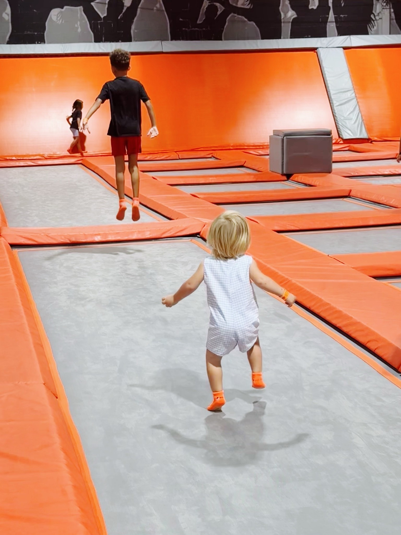 These boys had the best time bouncin’   💨 around at sweet Ava’s birthday party at @bigairspartanburg !! 🧡