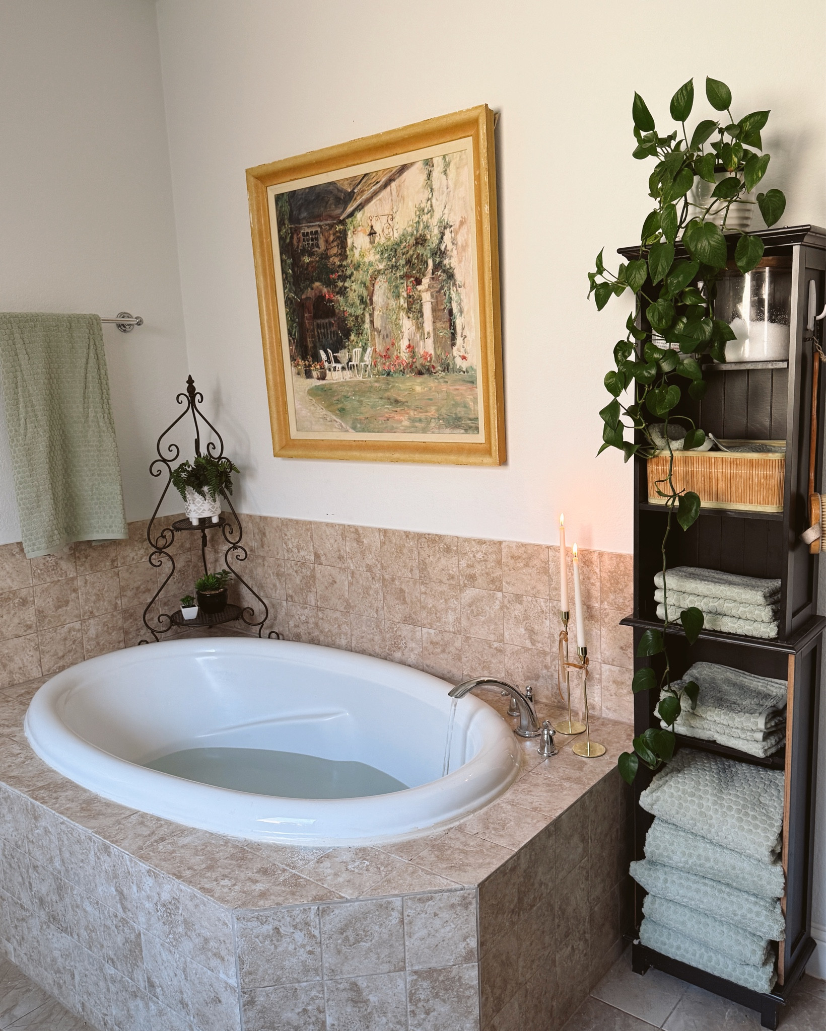 Turns out all I needed to make my bathroom feel a little refreshed was some sage green towels 

#LTKHome #LTKStyleTip