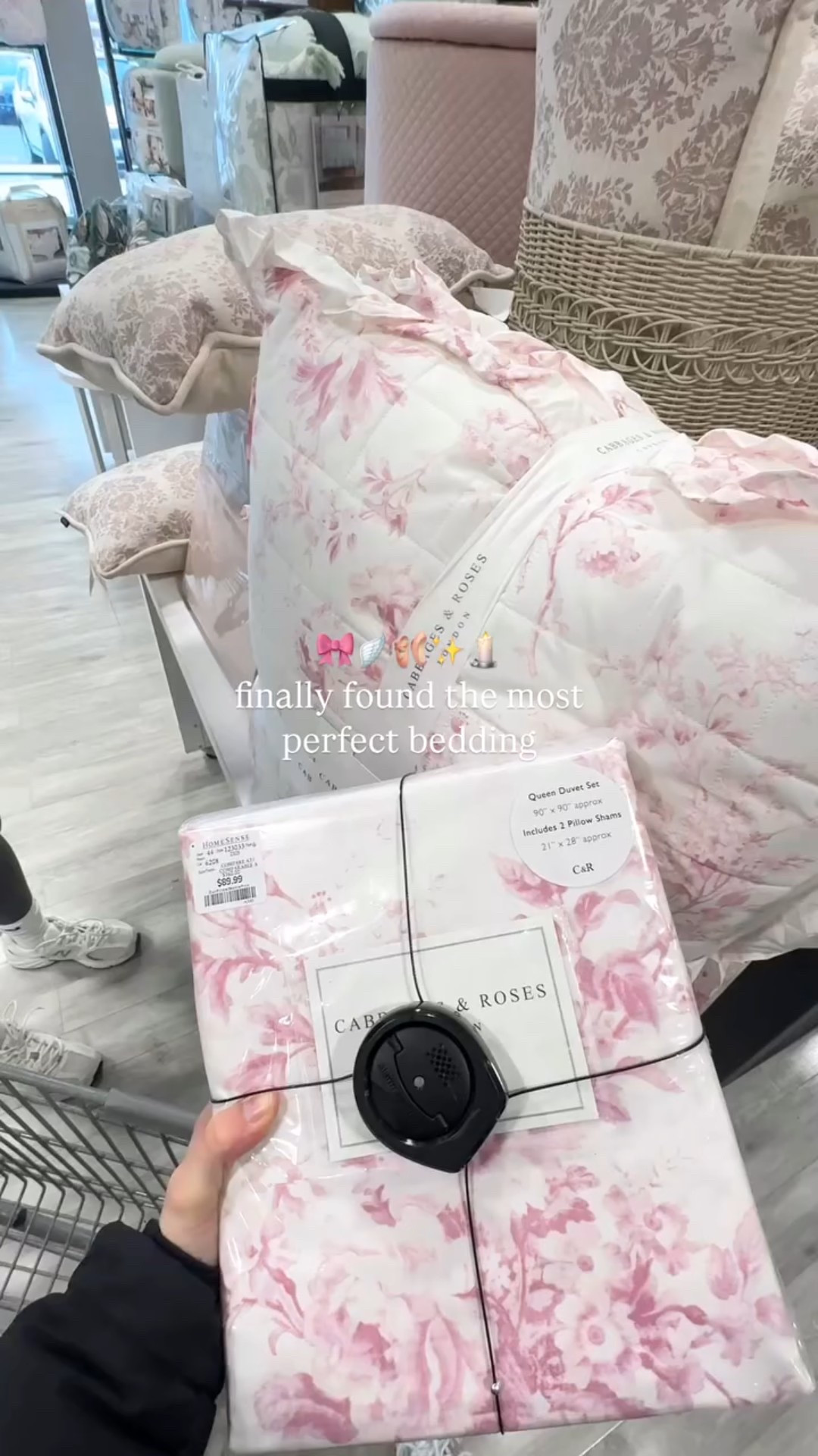 It’s just too pretty✨🤍

Found this bedding at @homesensecanada 

Queen duvet set from Cabbages and Roses

I got the duvet cover and sham set 🌸🪽

Lauren Ashley also has a really similar set on Amazon!

#shabbychic #shabbychicdecor #shabbychichome #coquette #springroomdecor #roomtour #roommakeover