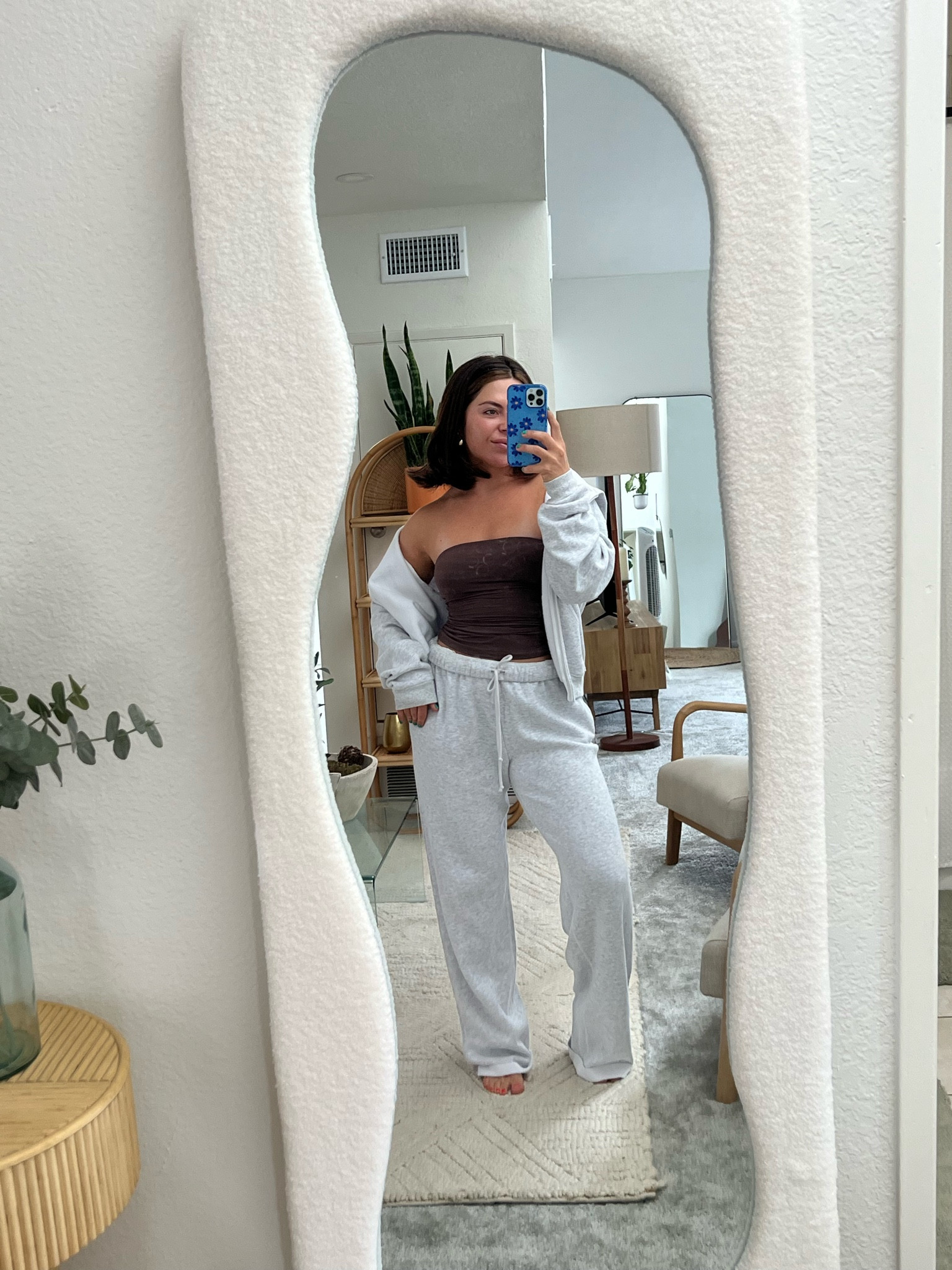 Getting matcha in my cute sweat set ☕️🌱

#LTKStyleTip #LTKSeasonal