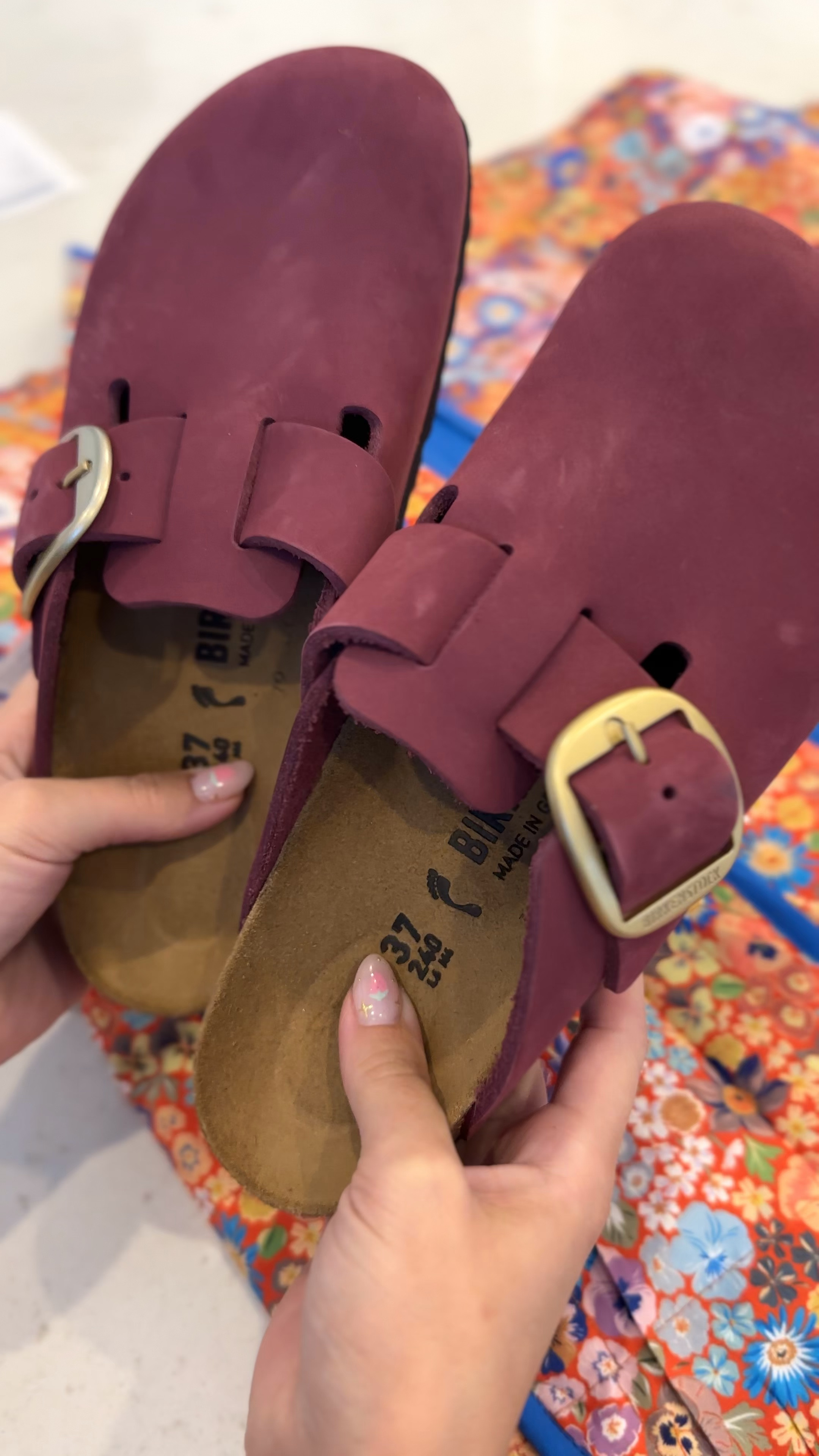 Birkenstock Bostons are the IT shoe for fall. I grabbed them in a fun fall color that I know will work with the majority of my clothing. 

#LTKStyleTip #LTKSeasonal #LTKVideo