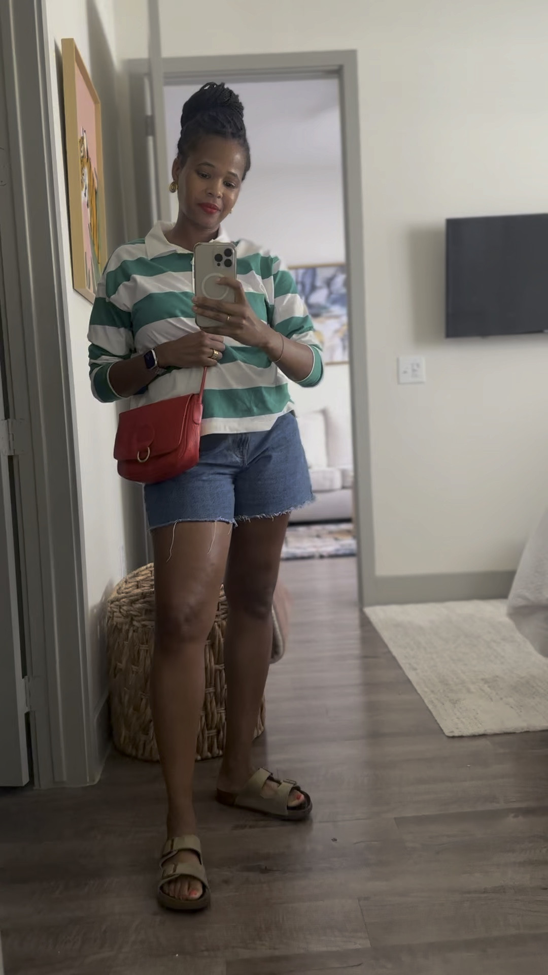 Style File: 9.12.24

Giving my Vintage Find (Red Purse) a spin:

Top: Old Navy; similar & vintage options linked

Shorts: Everland (old); exact pair linked

Sandals: Old; Exact pair linked



#LTKStyleTip #LTKVideo #LTKItBag