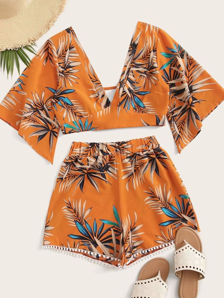 Tropical Plunging Crop Top & Pom Pom Shorts Set | SHEIN