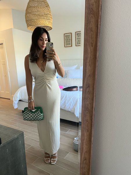 Love this dress for spring and summer! Bag is target! 

Follow my shop @alexandreagarza on the @shop.LTK app to shop this post and get my exclusive app-only content!

#liketkit #LTKSeasonal #LTKunder100
@shop.ltk
https://liketk.it/45coD

#LTKstyletip #LTKSeasonal #LTKunder100