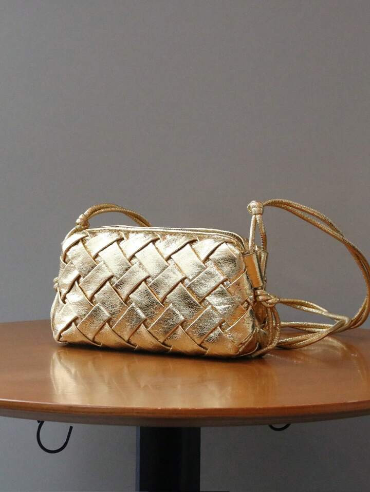 2024 New Women Weaved Bag, Fashionable And Trendy, Gold Cracked Texture Weaving With Flower Embos... | SHEIN