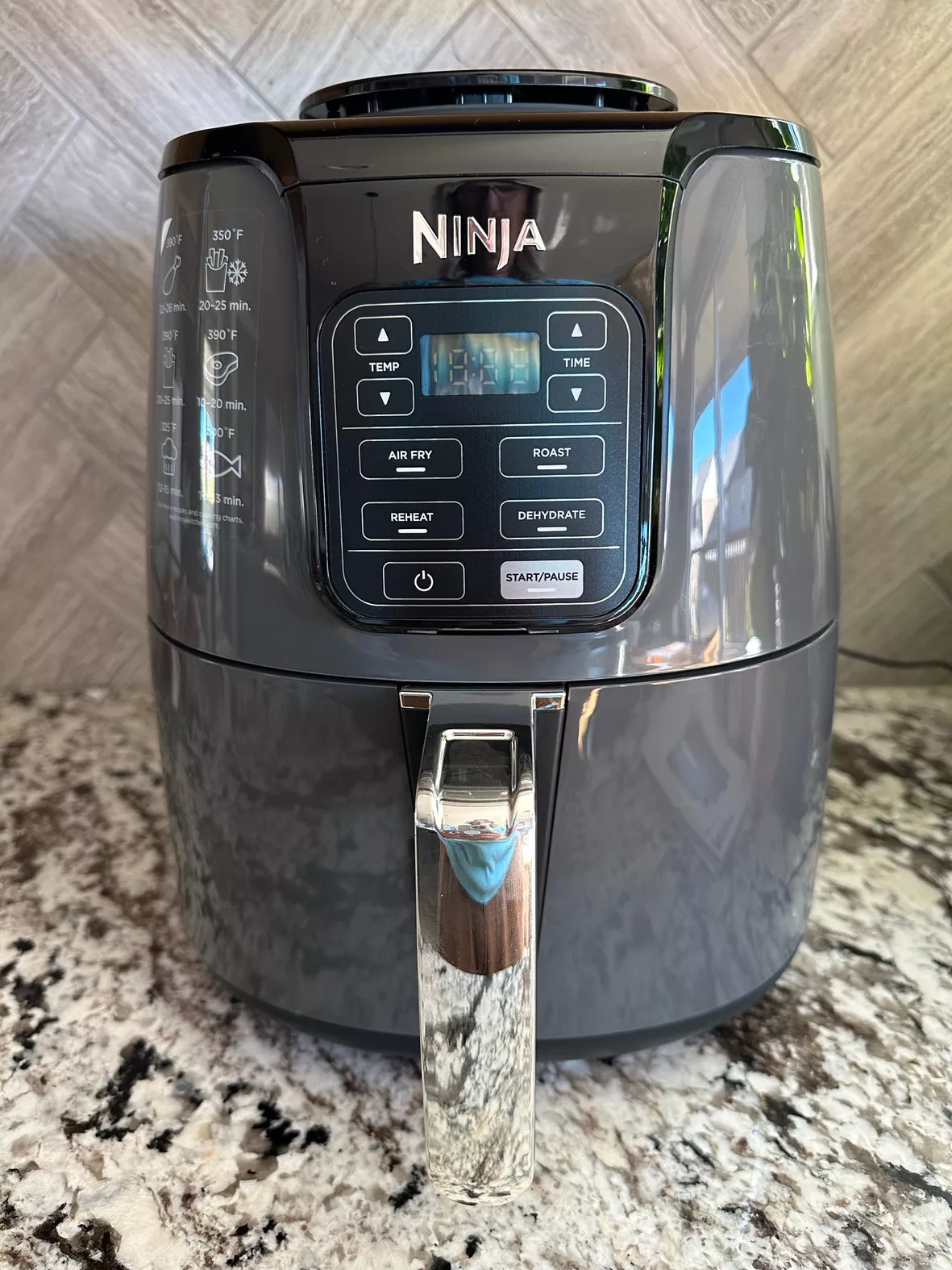 Ninja AF101 4QT Air Fryer Crisps Roasts Reheats Dehydrates Gray New