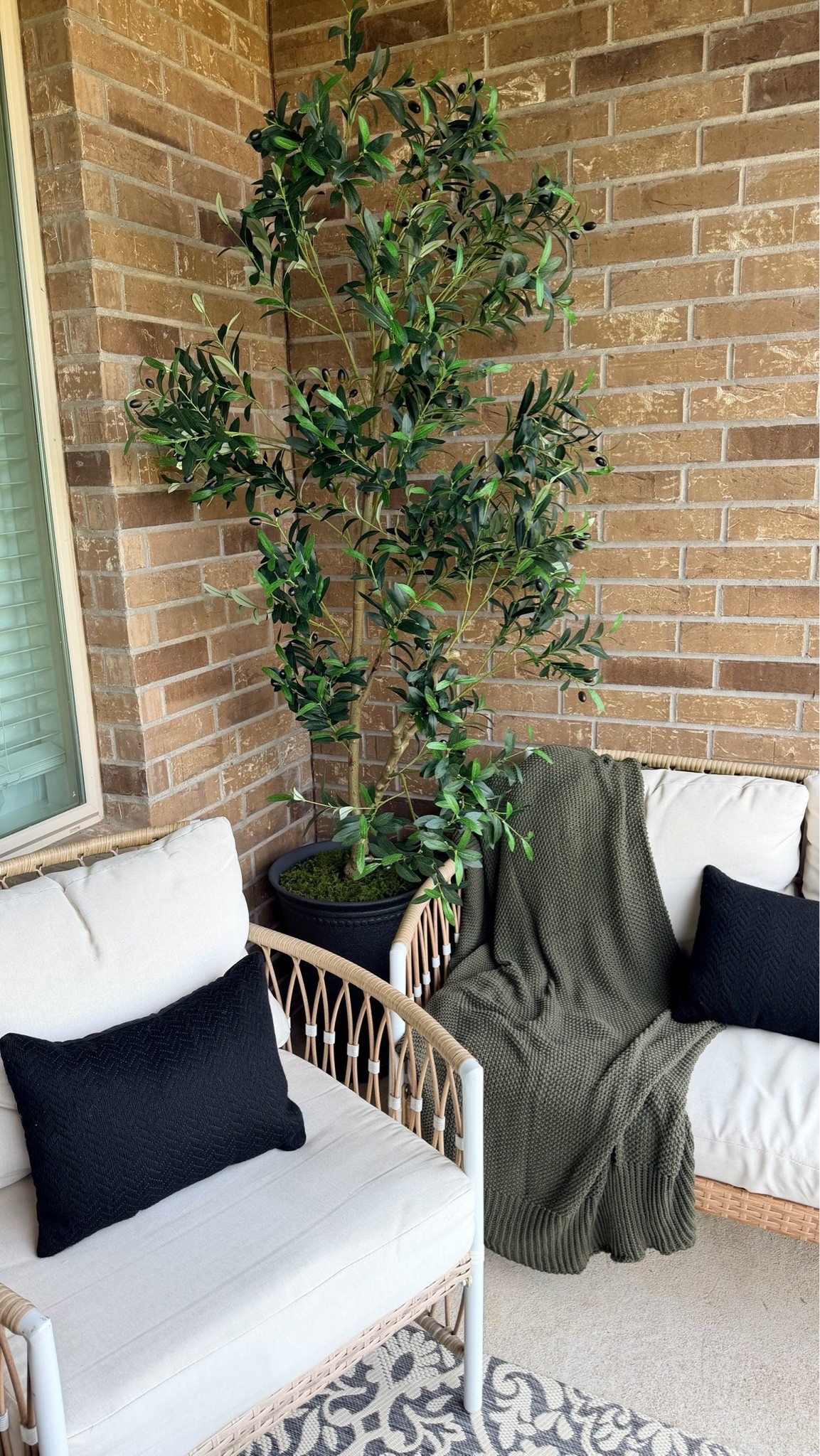 Summer patio refresh, complete. ☀️🤍 I wanted this space to feel cozy, elevated, and perfect for chats and working from home!

#LTKHome #LTKdayinmylife #LTKSeasonal