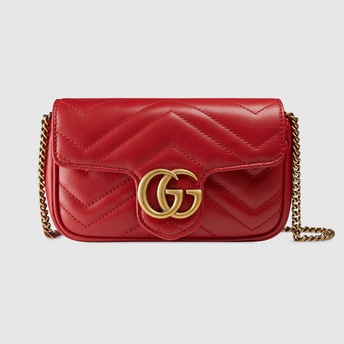 GG Marmont matelassé leather super mini bag



        
            $ 890 | Gucci (US)