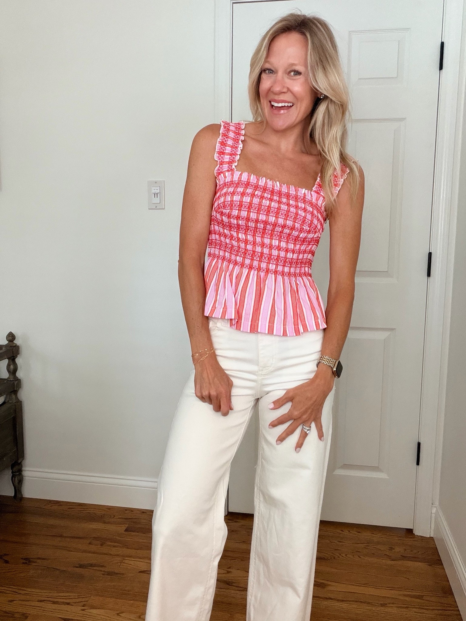 Forever my fav color combo ❤️💕

Top- xs
Jeans- size 2