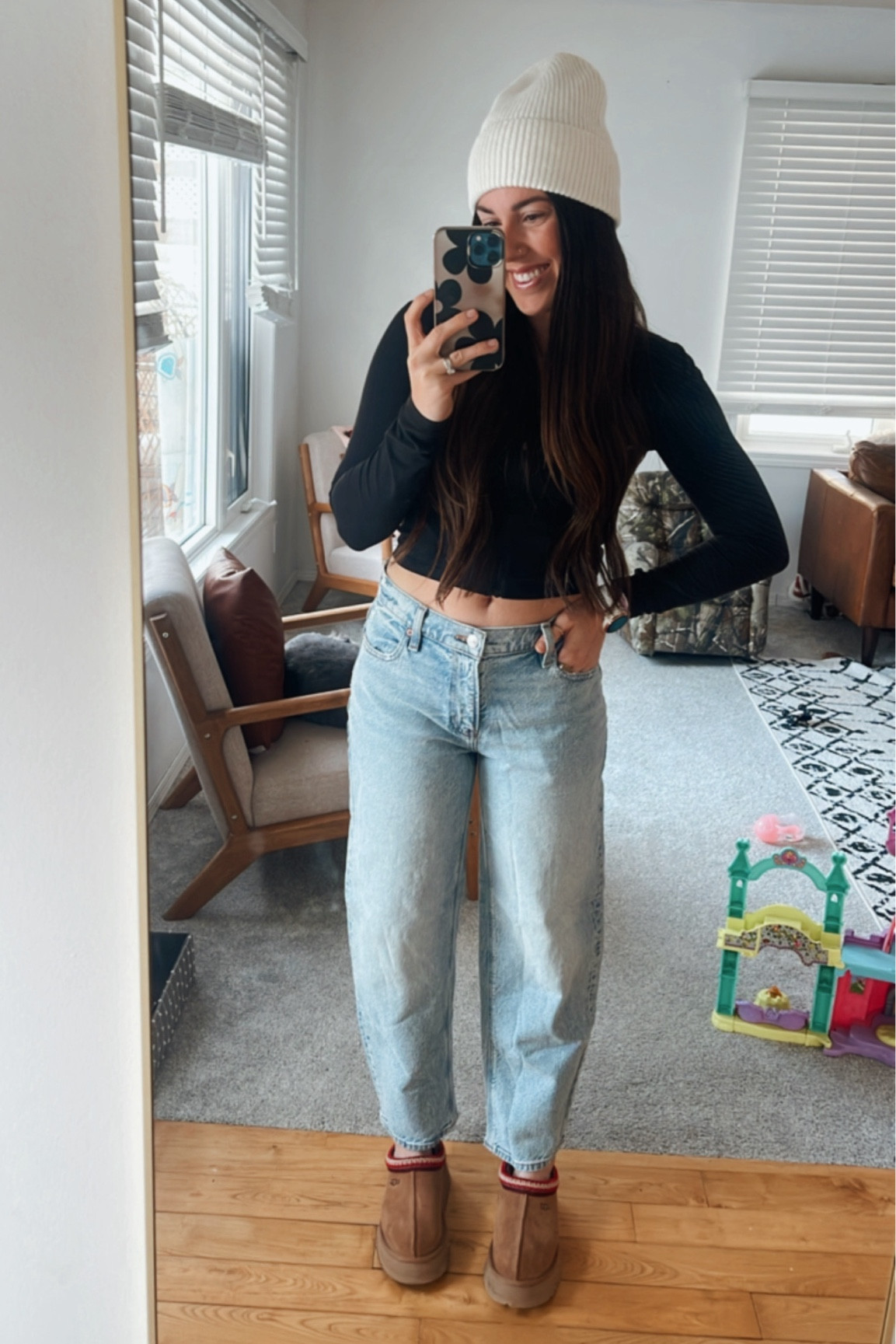 AE barrel jeans 

#LTKbeauty #LTKcanada #LTKstyletip