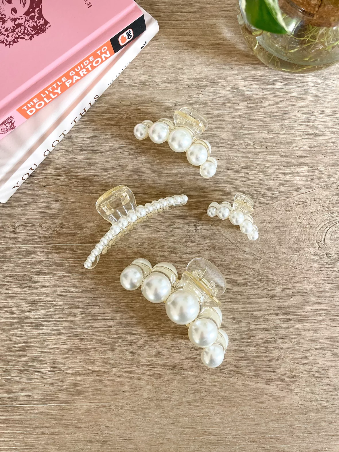 Pearl Hair Claw Clip,Hair Clips Strong Hold Hair Jaw Clips,Big