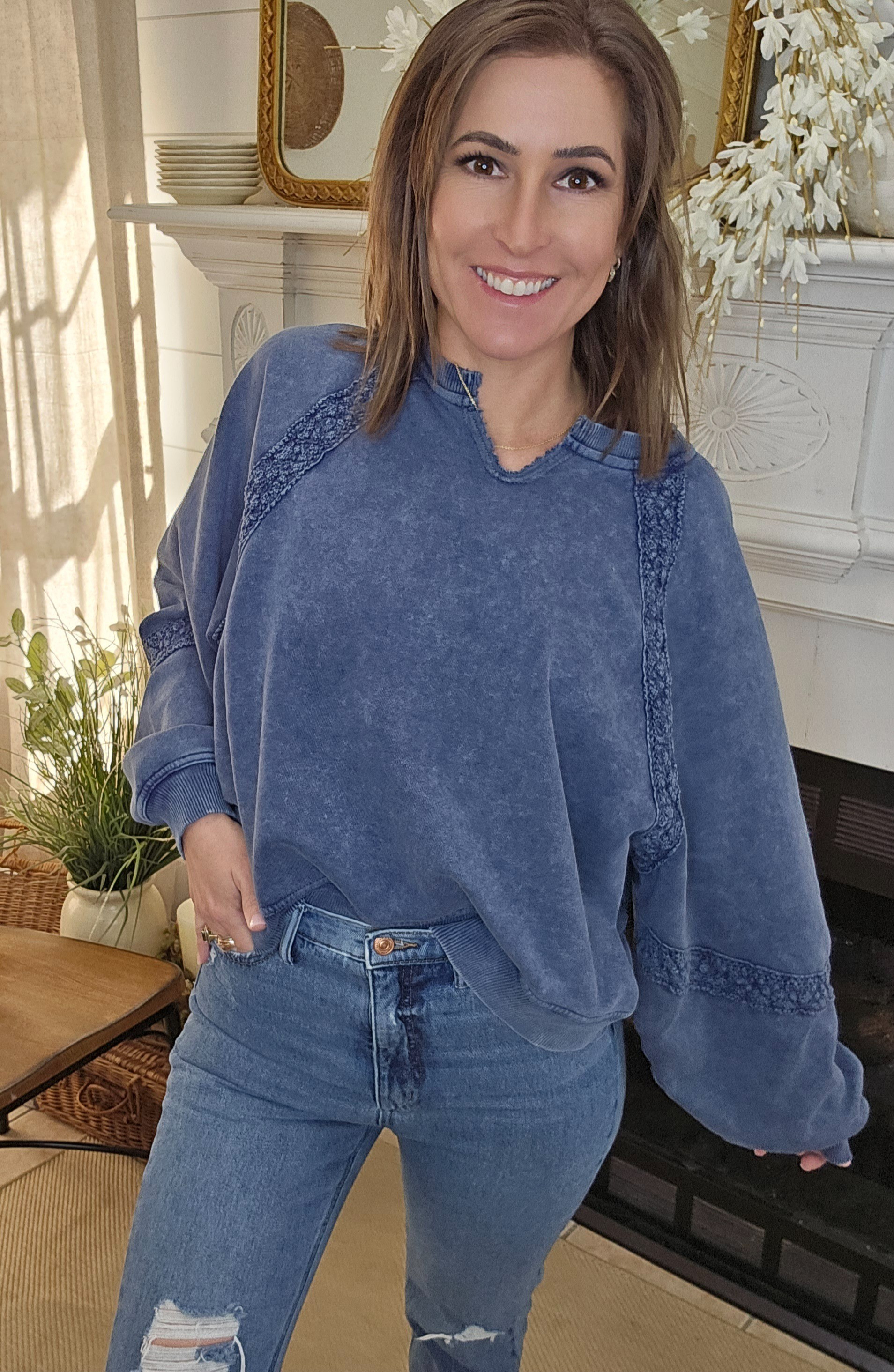 Love this comfy sweatshirt with the vintage details 😍 I'm wearing a medium. Comes in lots of colors

