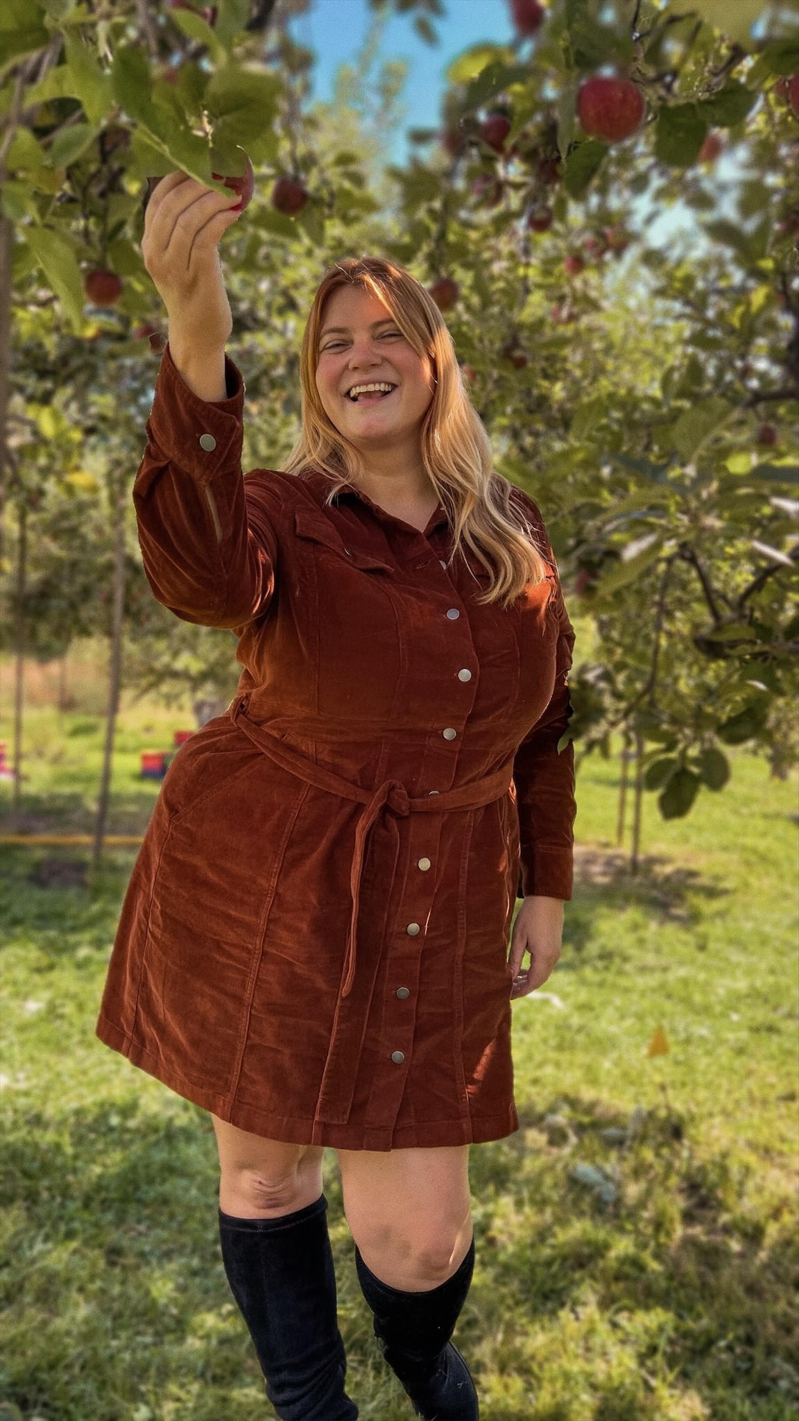 This dress is under $25 and it’s PERFECT for fall family photos! I’m wearing a size XXL to accommodate my bust and it’s a perfect fit!

#LTKFindsUnder50 #LTKPlusSize #LTKMidsize