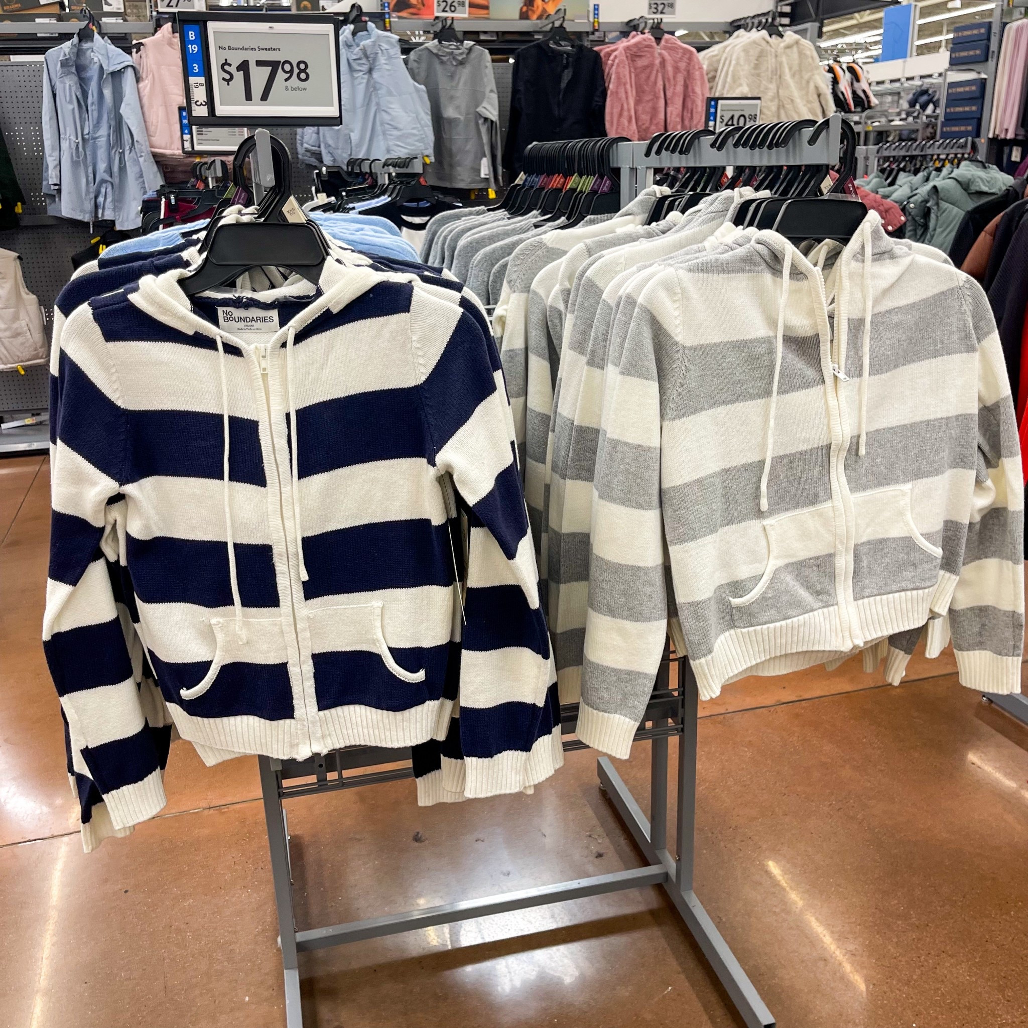 This Walmart zip-up hoodie jacket is perfect for fall! 

#walmart
#walmartfashion
#noboundaries
#fallstyle

#LTKStyleTip