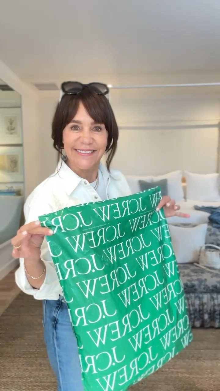 The hottest trend of the summer: linen! Here’s some of my favorite linen pieces I recently picked up from J.Crew!

#LTKStyleTip #LTKSummerEdit #LTKOver40