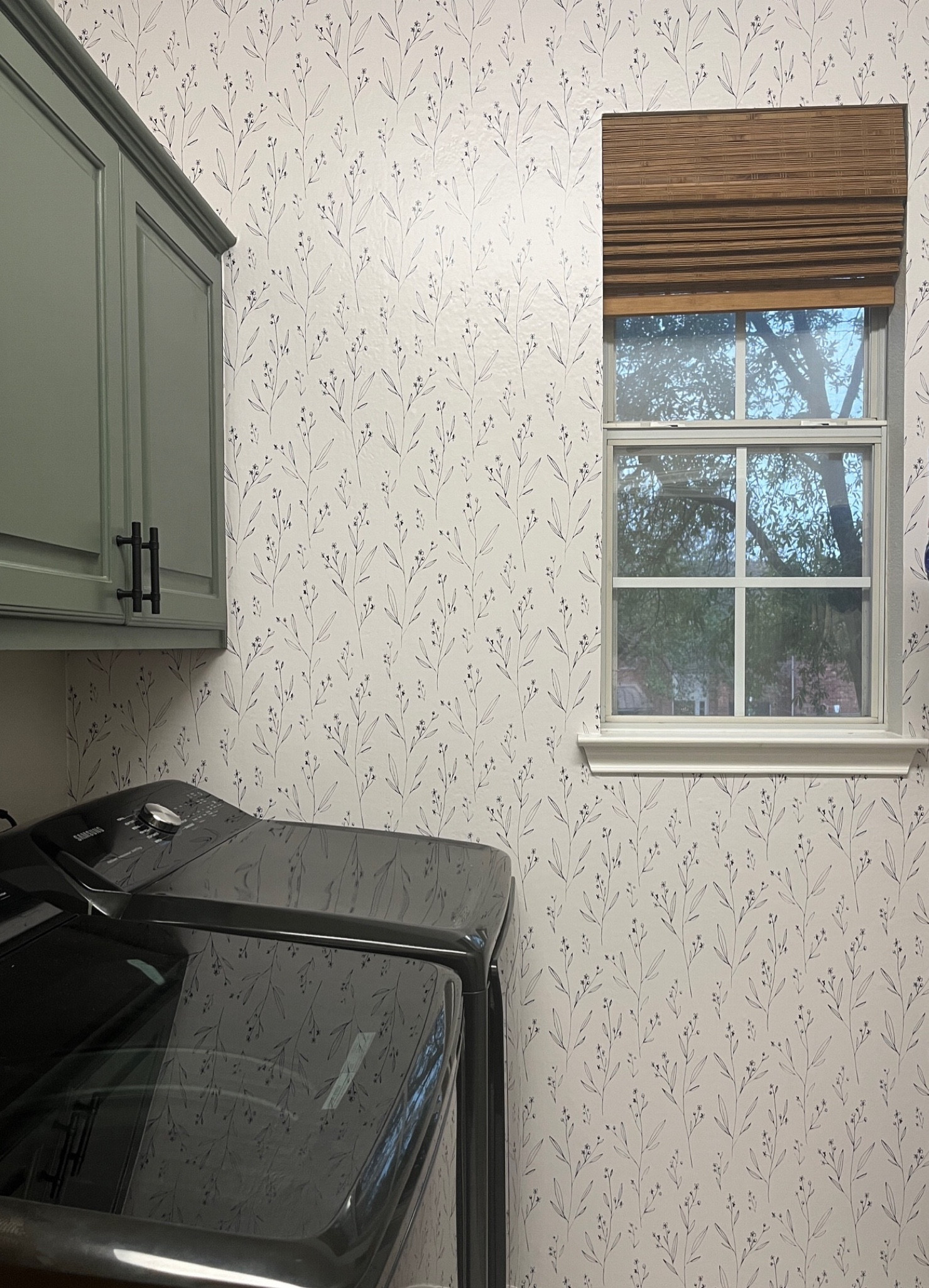 Wallpaper
Blinds 
Home decor
Laundry room 

#LTKFind #LTKhome #LTKSale