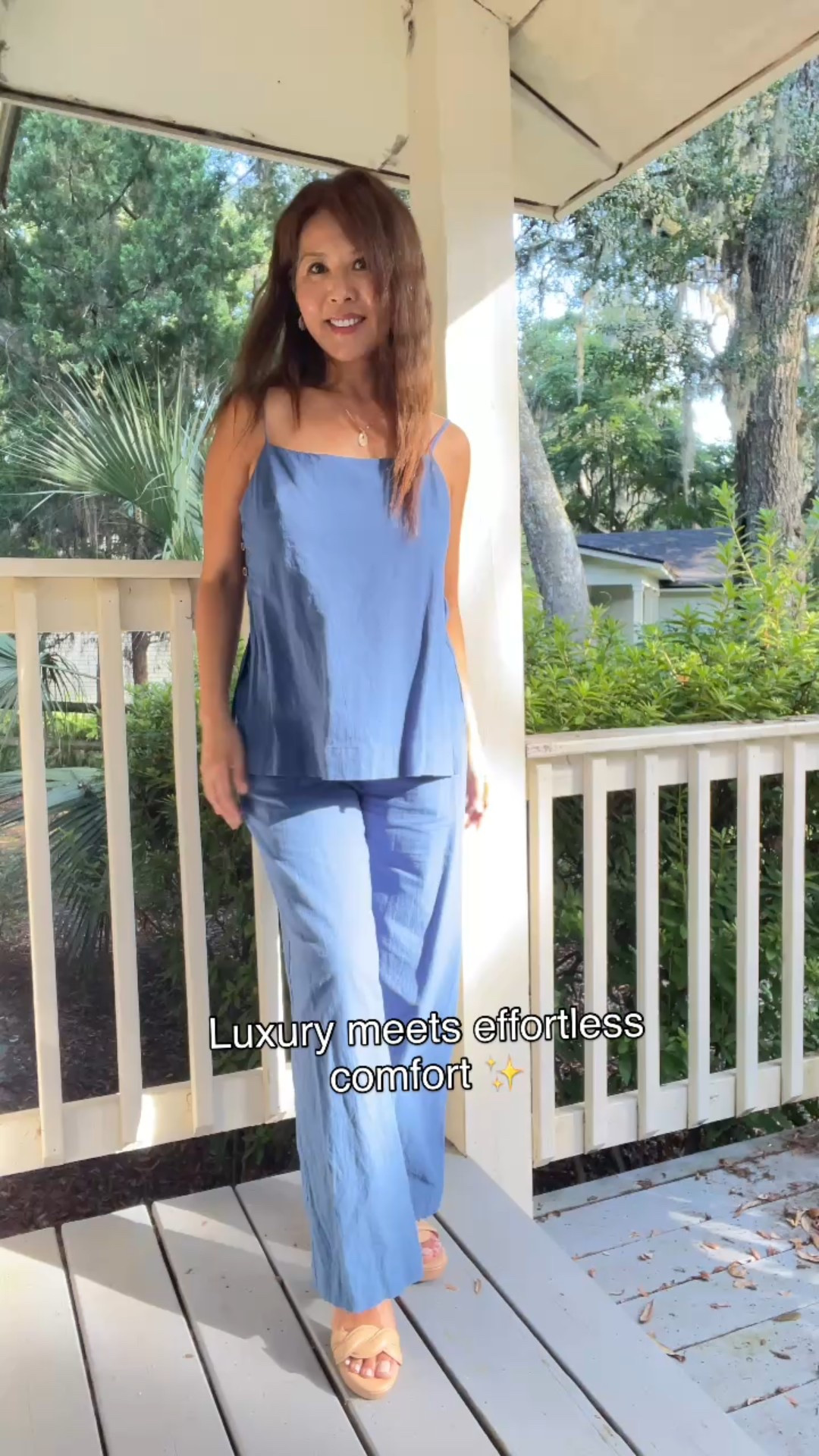 Aerosoles Women’s platform sandals in beige bisque leather .  Fits tts 