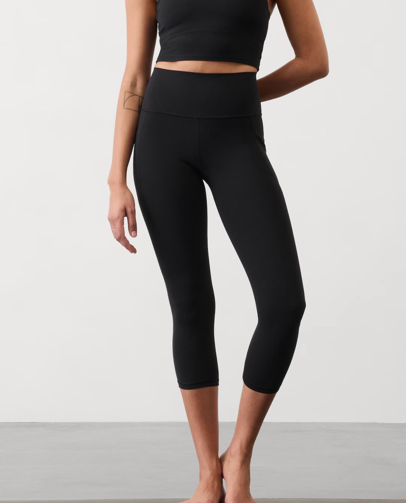 SALUTATION STASH HIGH RISE CAPRI- My favorite workout capris 

#LTKTravel #LTKFindsUnder100 #LTKActive