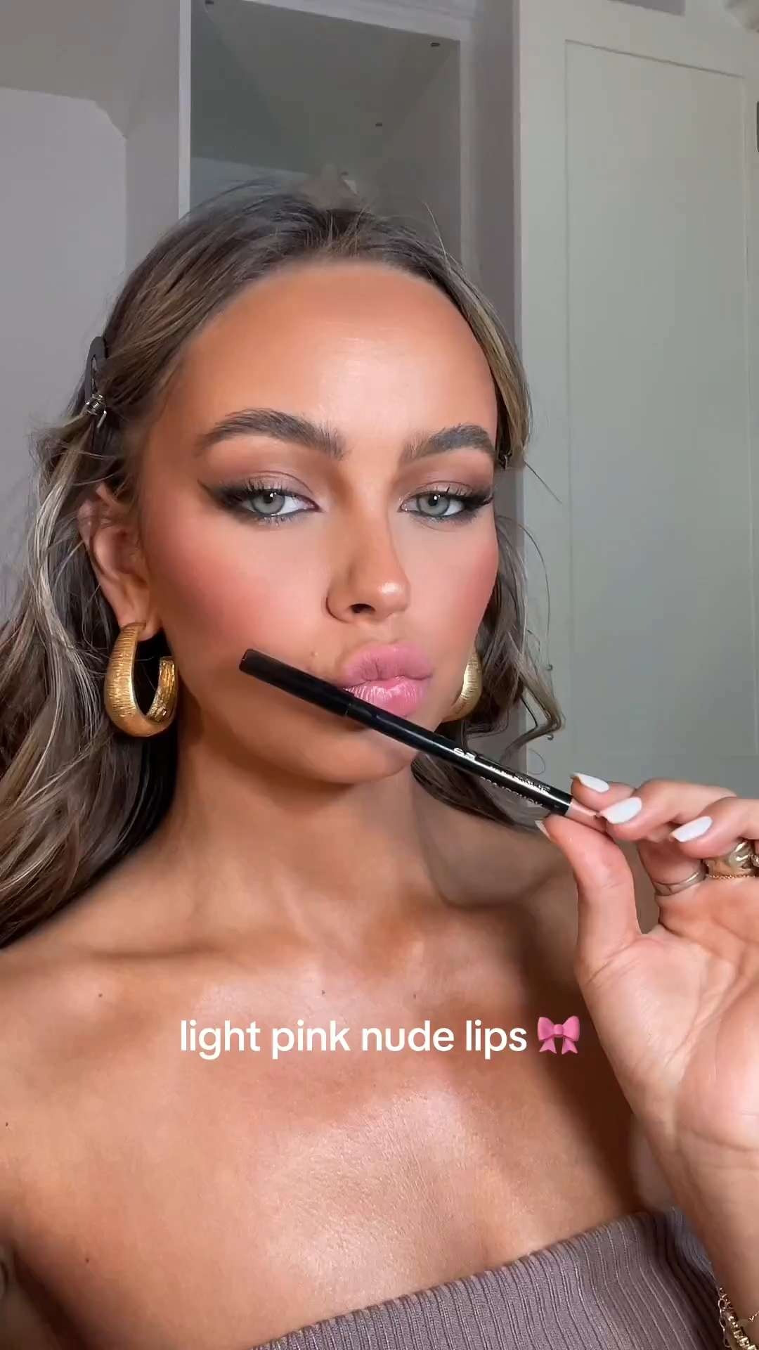 the prettiest pinky nude lip combo for a night out! 

 