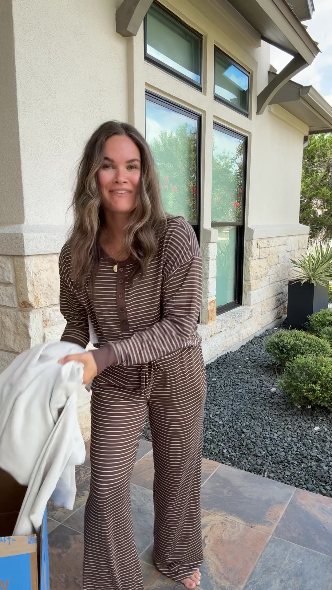 An easy everyday outfit that instantly makes you look put together! 👏 My favorite cozy matching set is back!

#LTKmomlife #LTKootd #LTKActive