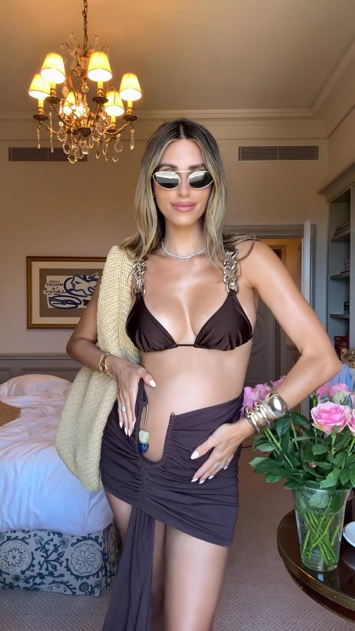 Beach fit day 1 in Antibes 🍫

#LTKStyleTip #LTKSeasonal #LTKTravel