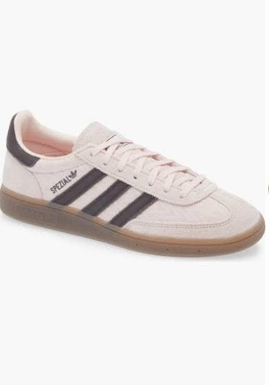 How cute are these adidas?! And on SALE!!! Yessss ma'am!!

#LTKootd #LTKSaleAlert #LTKfitnessgoals