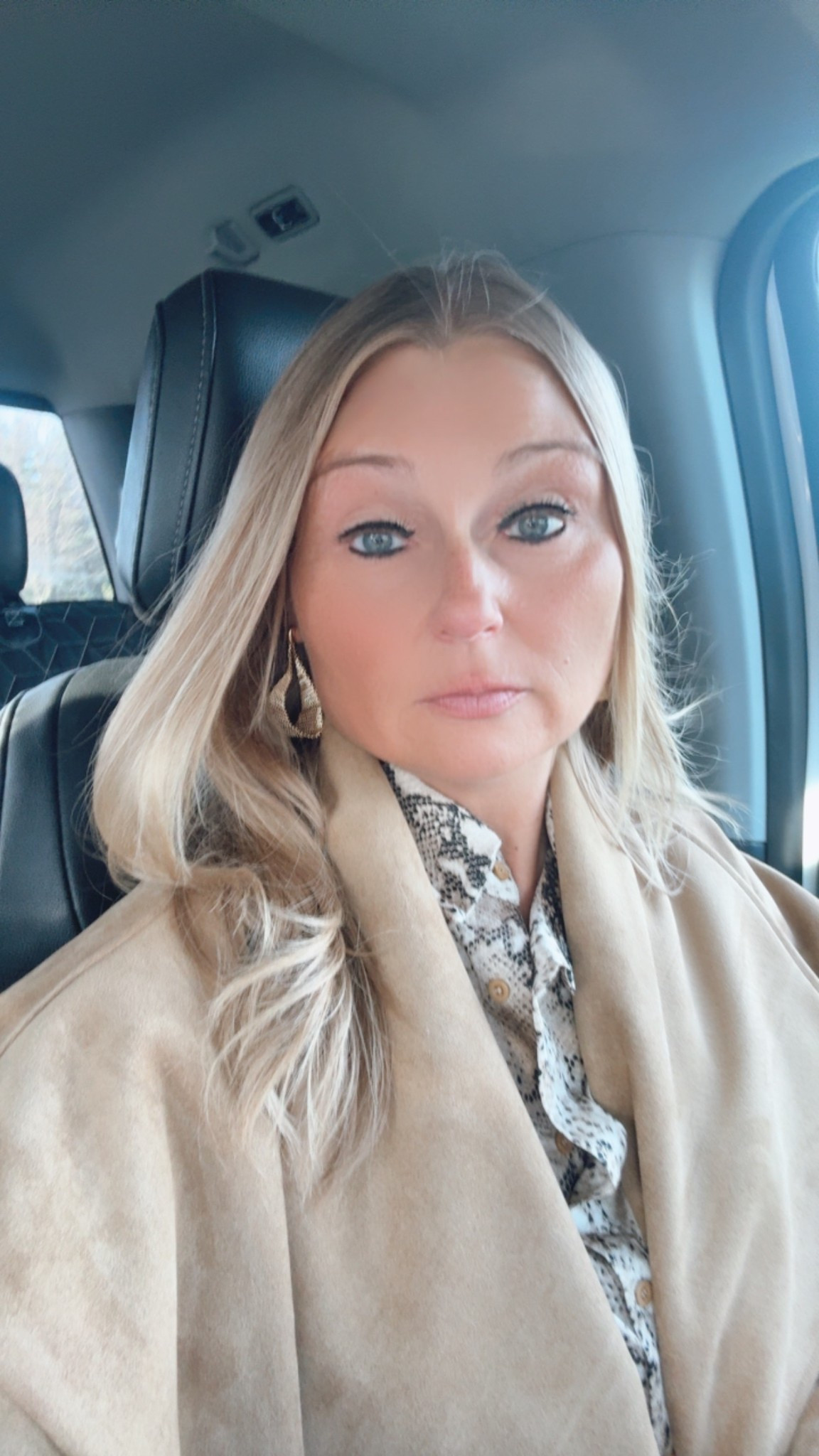 Spring suddenly means suede, and I’m loving it. This Zara oversized jacket is perfect for multiple seasons. I paired with a snakeskin blouse and white jeans for a transitional look that got me a lot of compliments.

#LTKOver40 #LTKdayinmylife #LTKootd