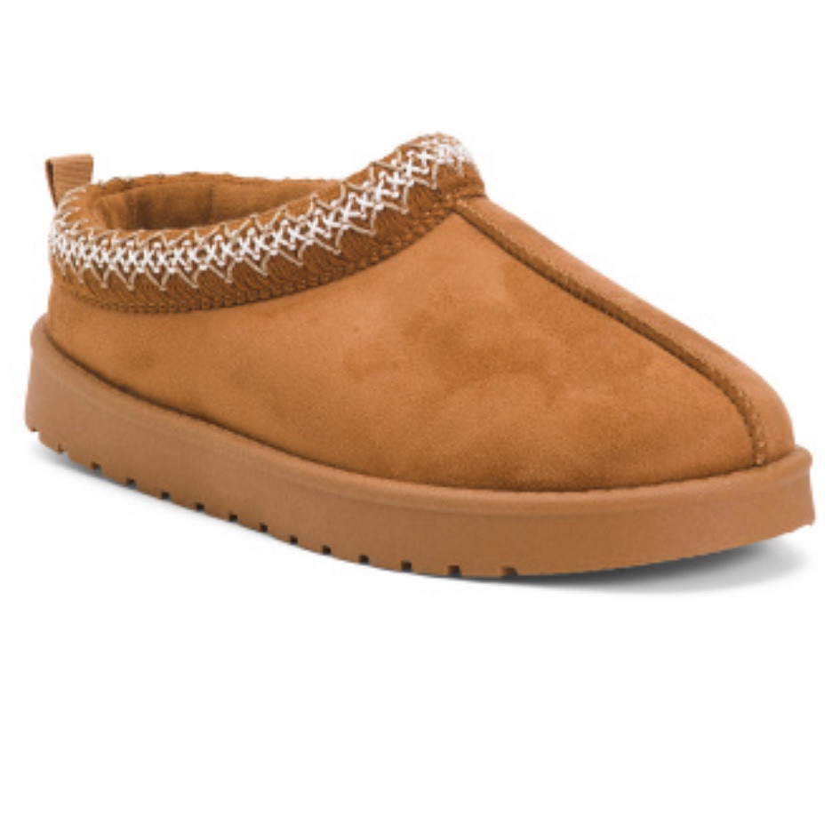 Kids Ugg Tasman dupe

This is such a great look alike for the sold out Ugg Tasman slipper on so many kids’ lists! Kids Ugg Tazz dupe

Girls Tasman dupe, girls holiday shirts, girls Christmas shoes, girls winter boots, girls Ugg dupes, girls gold bow shoes, girls gold shoes, girls ballet flats, girls gold ballet slippers 

#LTKShoeCrush #LTKGiftGuide #LTKKids