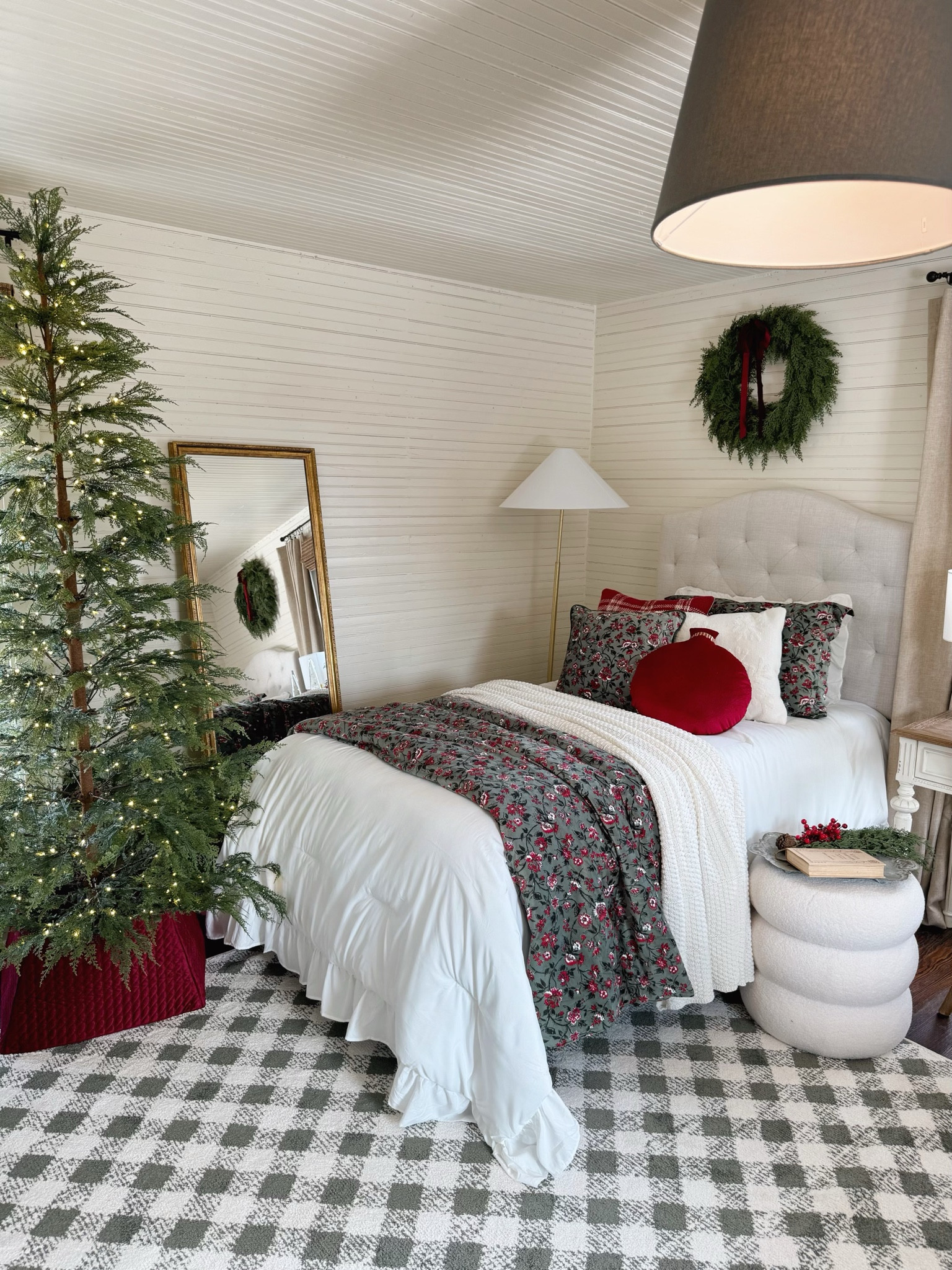 Get your room ready for the holidays with beautiful items from @walmart! #walmartpartner #walmarthome 
These pillows launch tomorrow 10/9 and the rug launches 10/22.

#LTKHome #LTKHoliday #LTKSeasonal