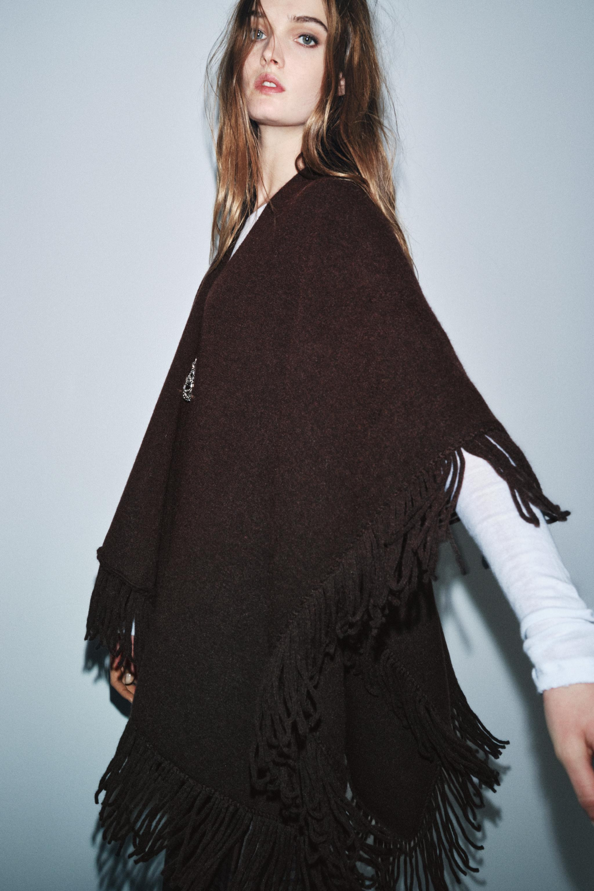 FRINGED KNIT CAPE | Zara US