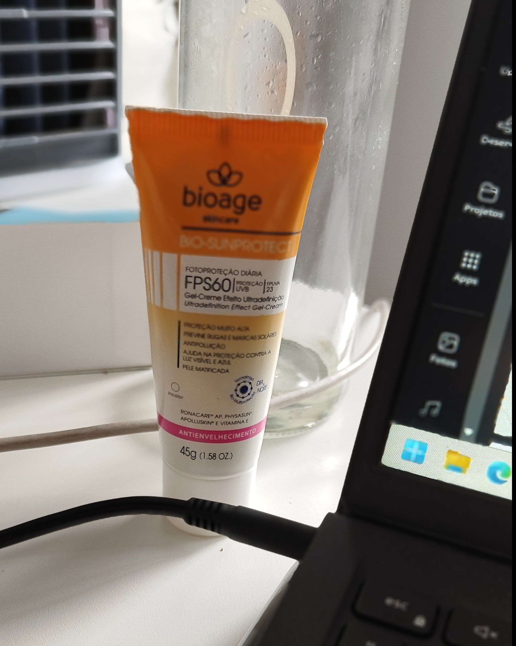 Meu aliado nos dias quentes e nos dias frios também fica sempre aqui comigo entre uma pausa e outra sempre passa o meu protetor. 

#LTKbrasil #LTKbeauty #LTKhome