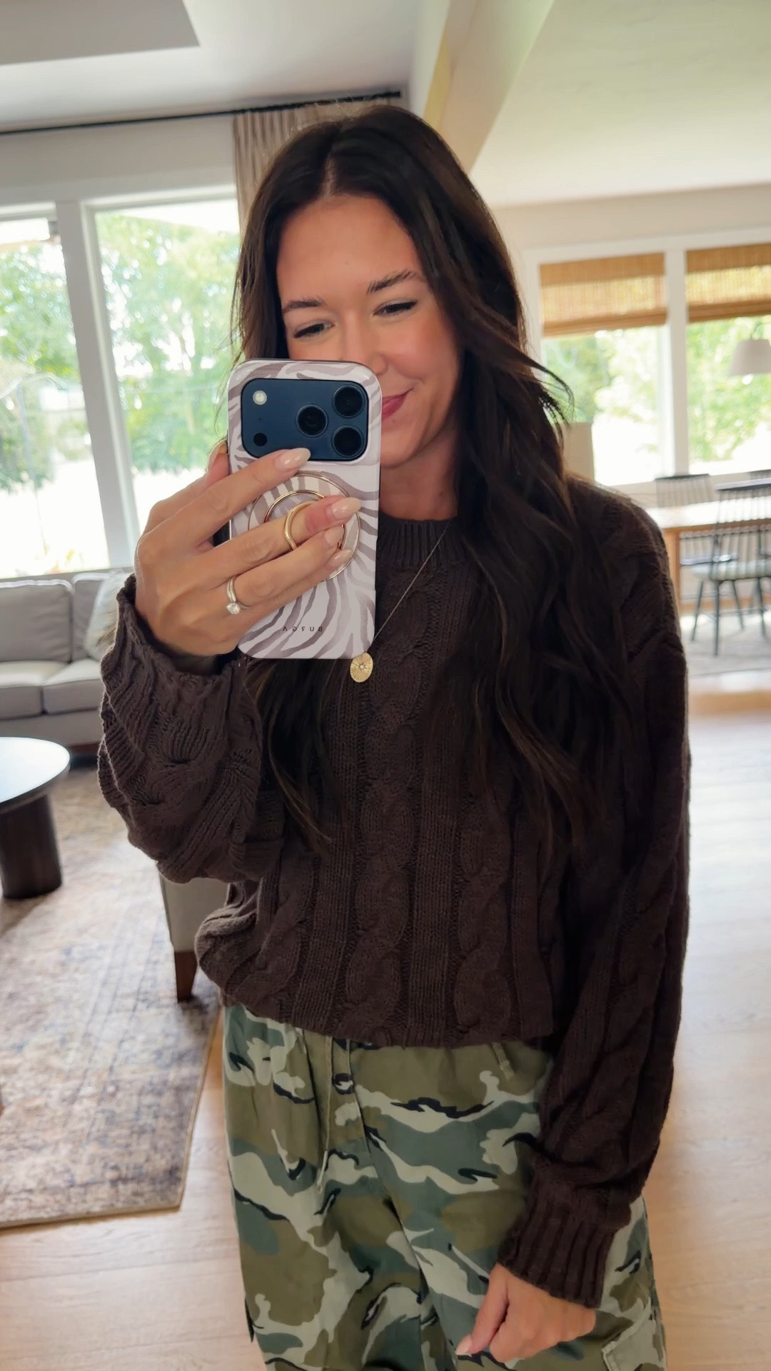Chocolate brown + camo = the fall combo I didn’t know I needed! 🤎 A little cozy, a little edgy, and SO easy to wear! @americaneagle #AEpartner #AEjeans