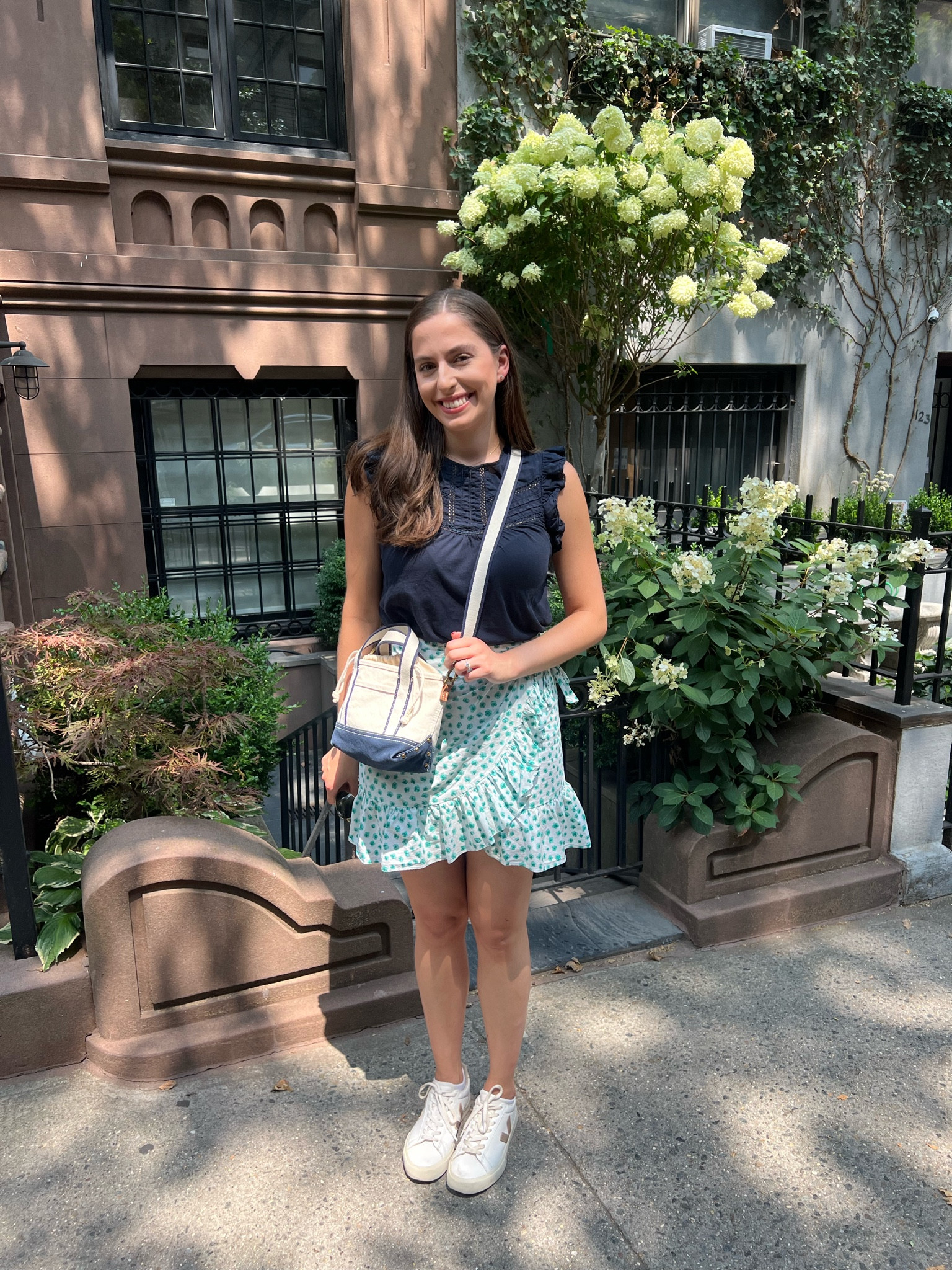 Summer in the city 


Ll bean, boat and tote, tote bag, ruffled skirt, faux wrap skirt, navy blue top, veja, white leather sneakers, white tennis shoes 

#LTKStyleTip #LTKU #LTKSeasonal