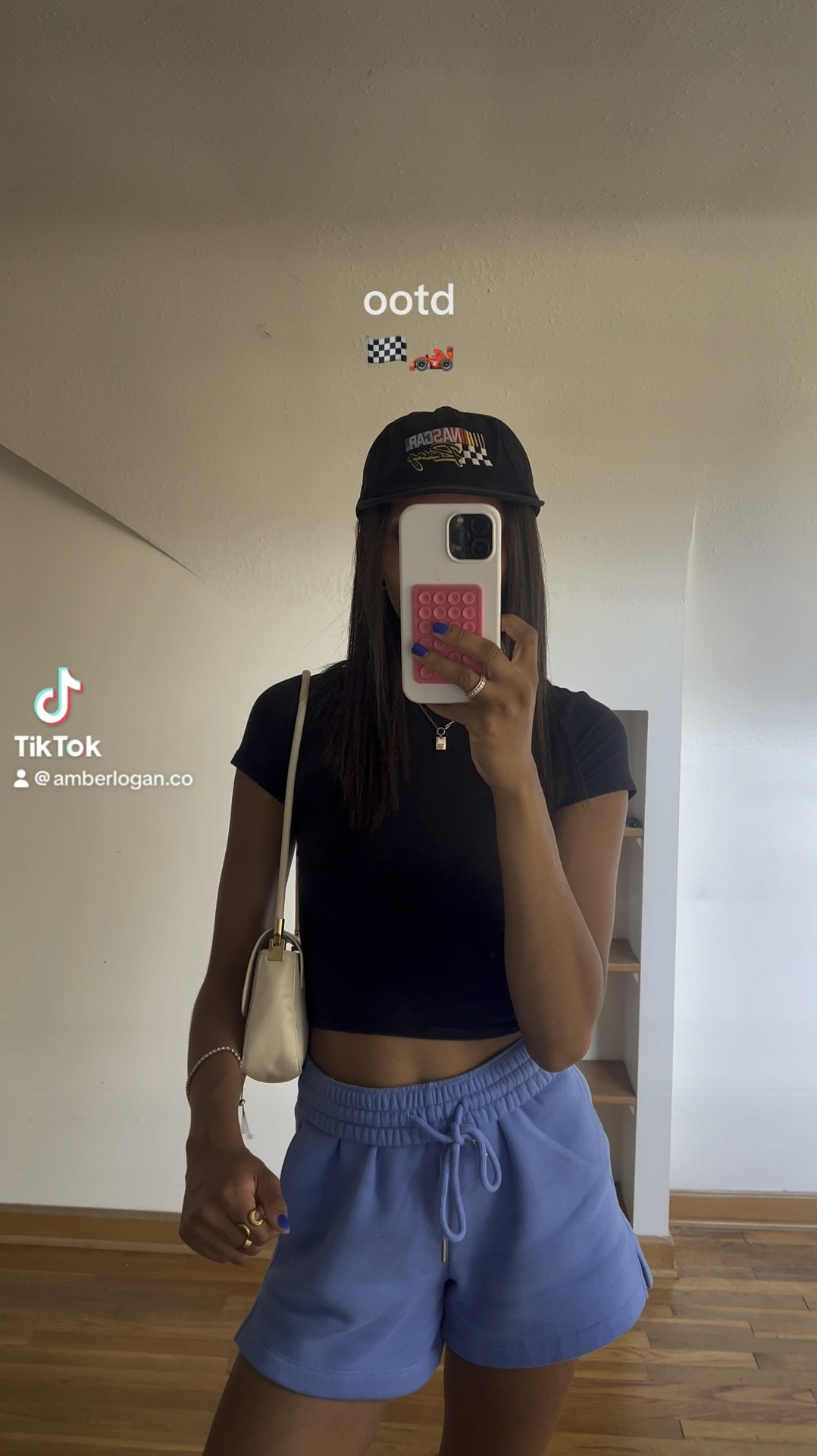 Casual outfit of the day 

Sweatshorts, casual outfit, airport outfit, Abercrombie, trucker hat

#LTKFindsUnder50 #LTKVideo #LTKTravel