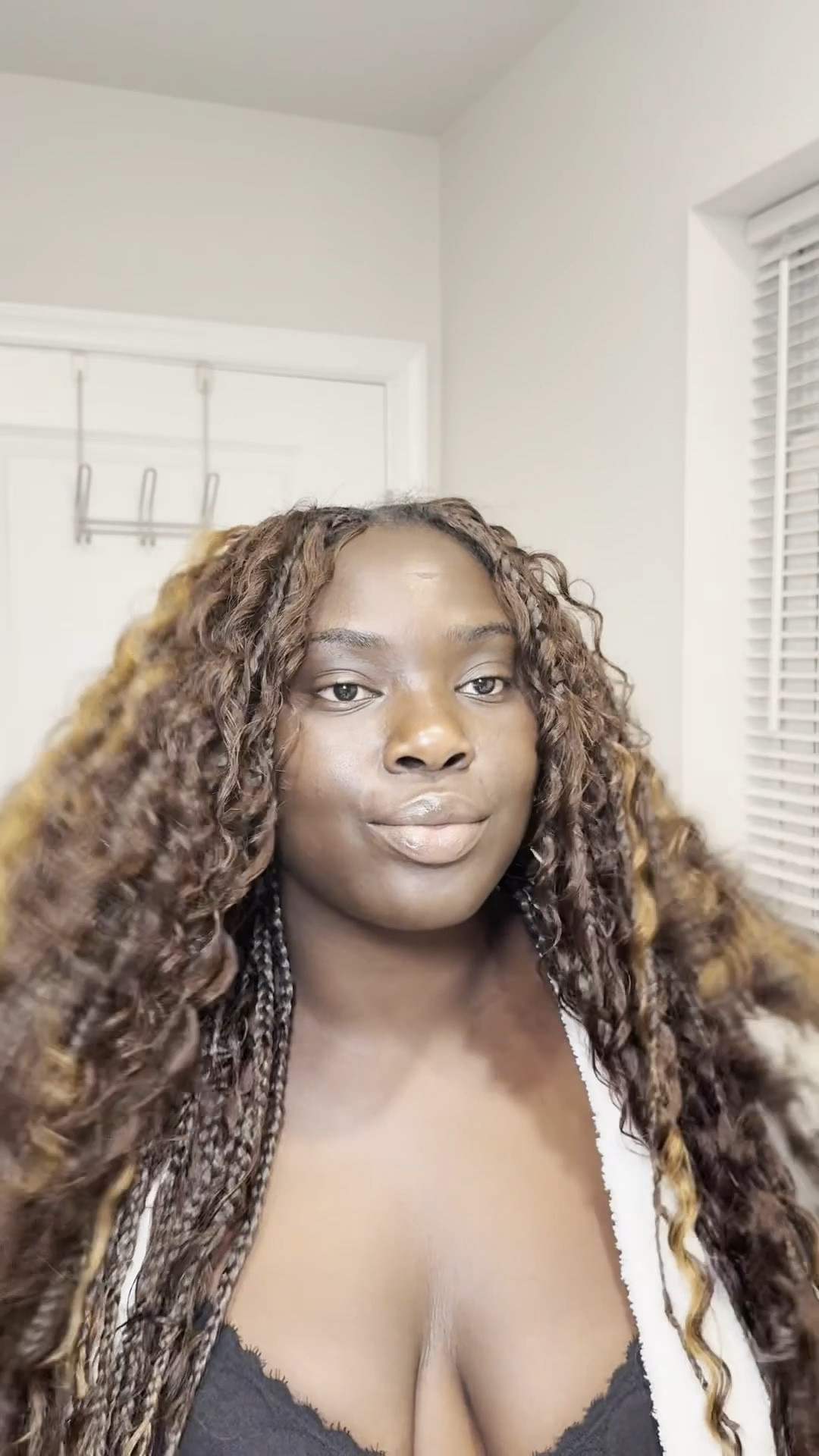 What I use to do my own knotless boho braids! 1 pack of the 6pack hair color 4, 2 packs of the human hair color 4, 1 pack of color 30 