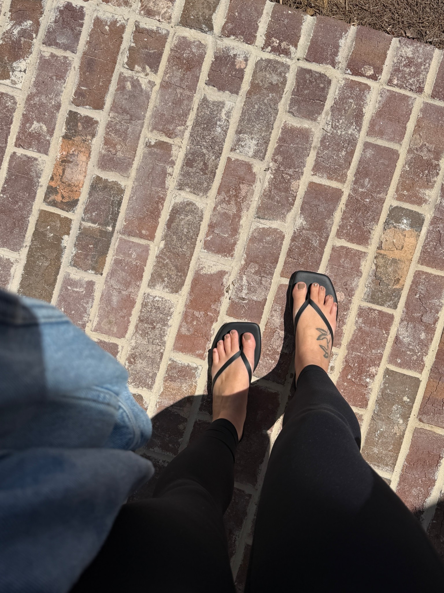 Square toe sandals 🖤