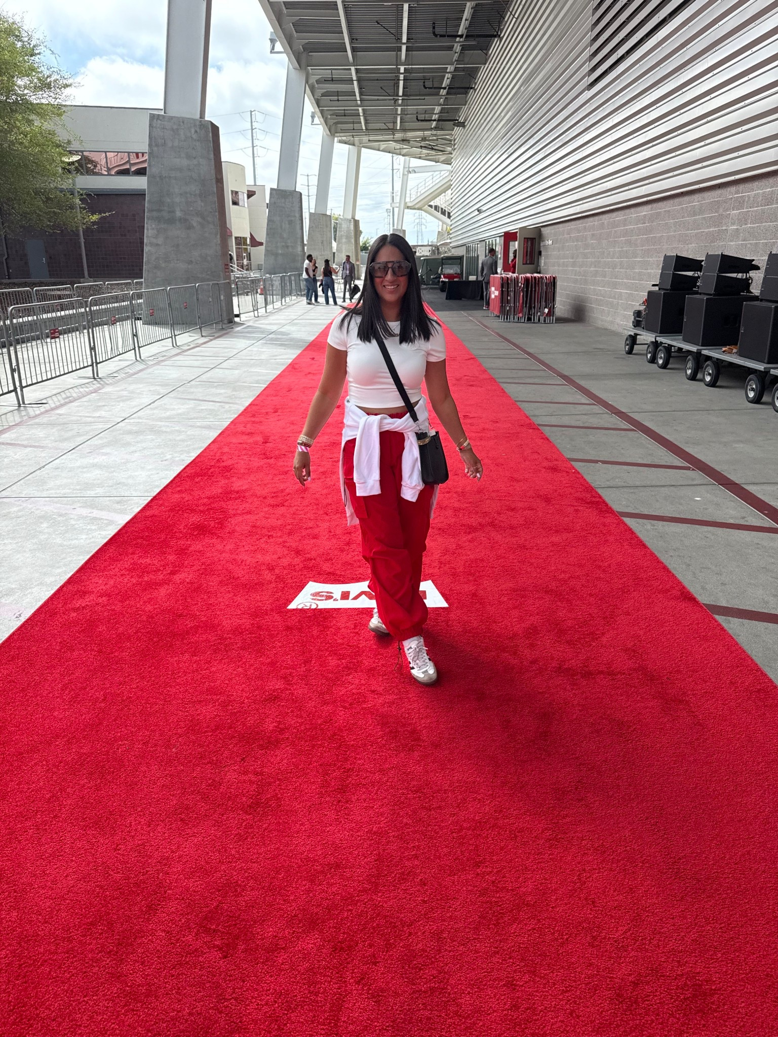 I am in a sz small and folded the waist band

#LTKpetite #LTKstyletip #LTKcanada