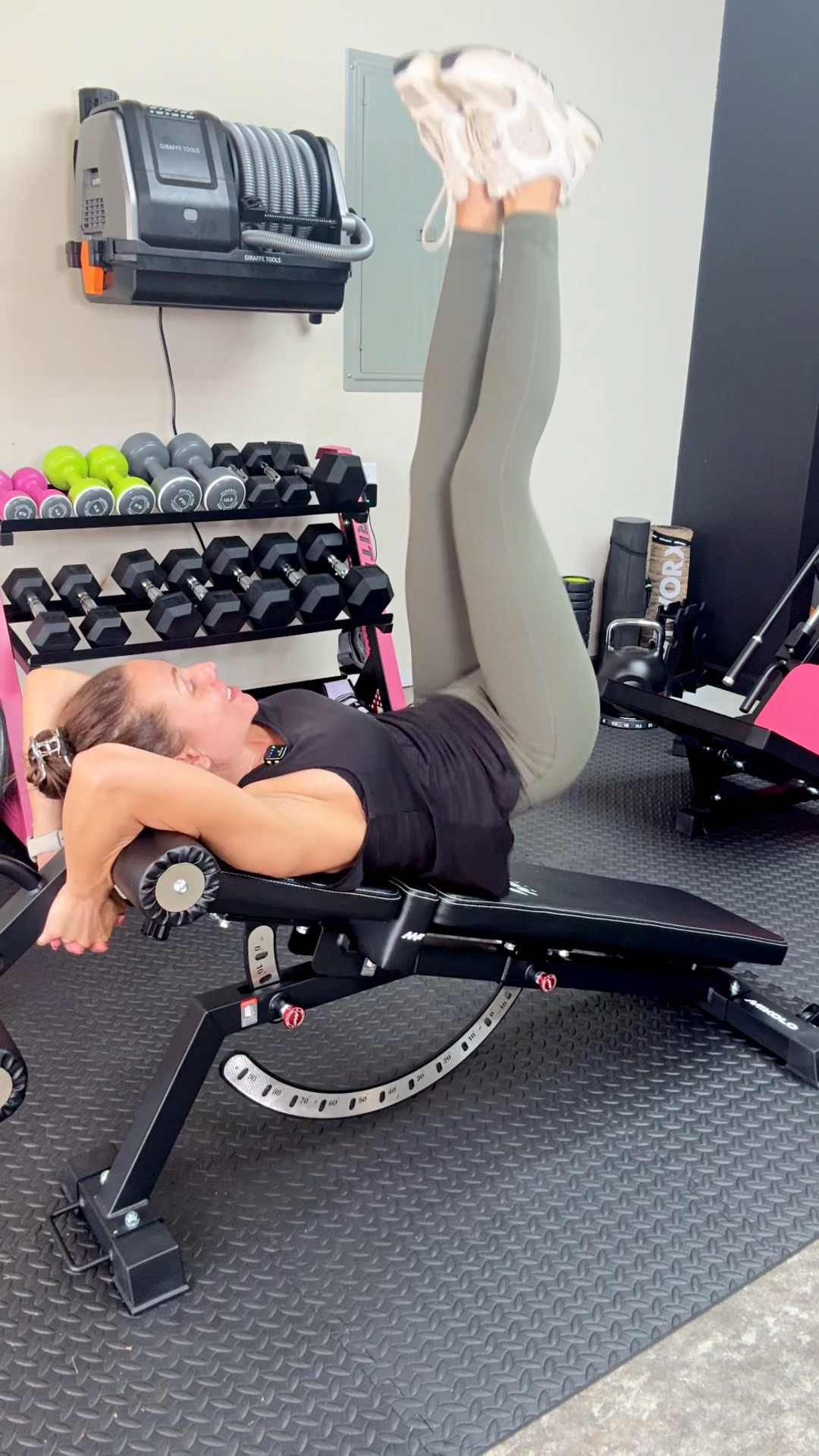 I wasn’t expecting an adjustable weight bench to become one of my favorite pieces of equipment for ab workouts at home, but the decline position + leg support makes such a difference.

And you’re not limited to abs. You can adjust it for flat, incline and decline exercises, making it a much more versatile option for a home gym.

Would you rather do your ab workouts on the floor or on a bench like this?

#AD
#Fitness
#HomeGym
#Workout
#HomeWorkout
#StrengthTraining