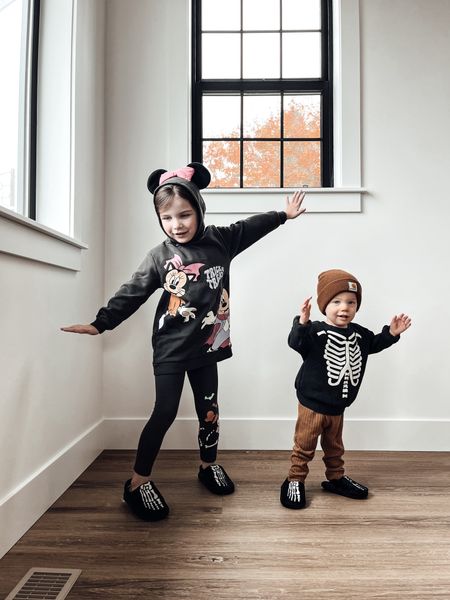 S T Y L E / kids / toddler halloween clothes

slippers | sweatshirt | skeleton

#LTKbaby #LTKkids #LTKHalloween
