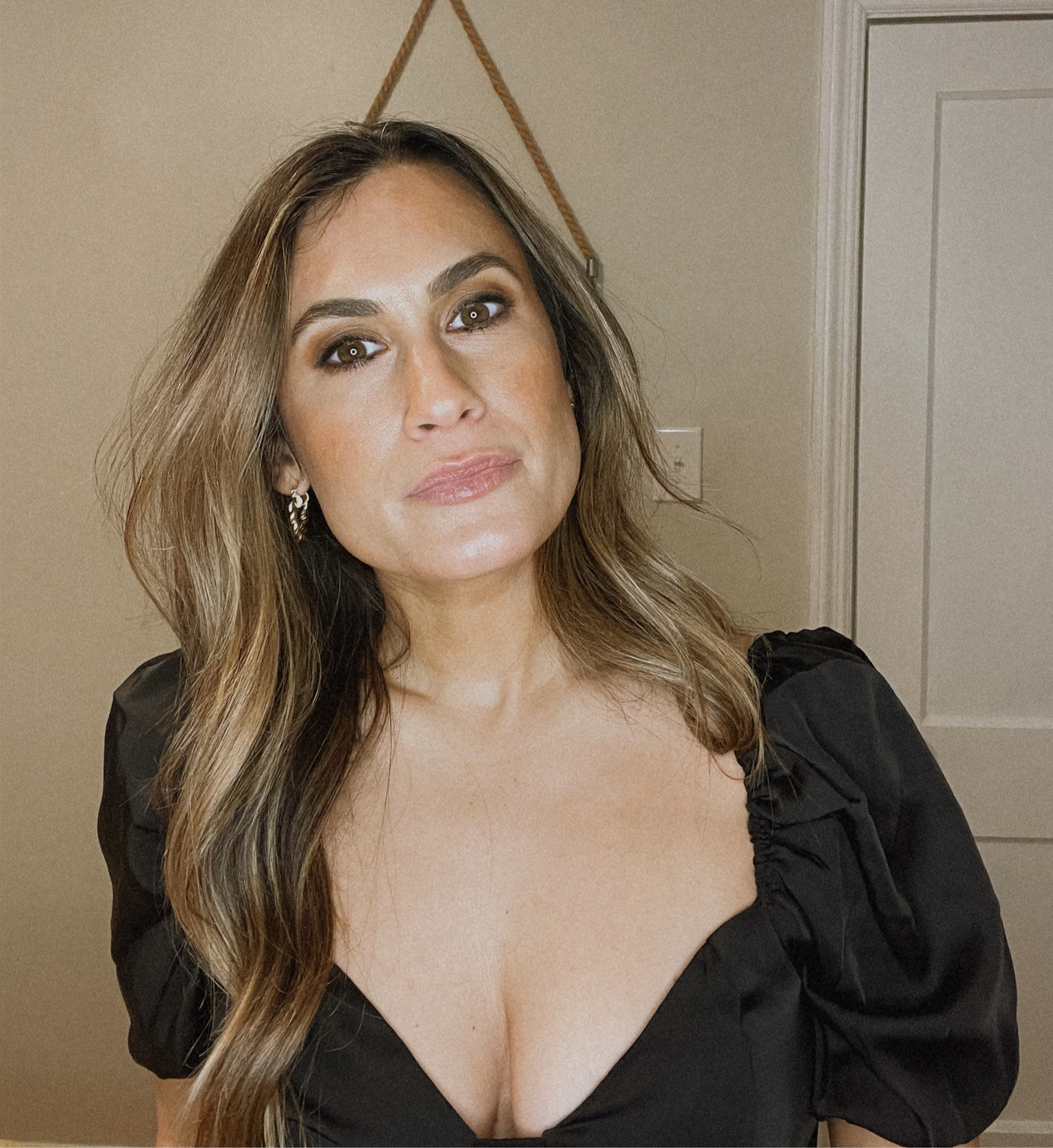 MOB wife makeup loading….

#LTKfindsunder50 #LTKbeauty