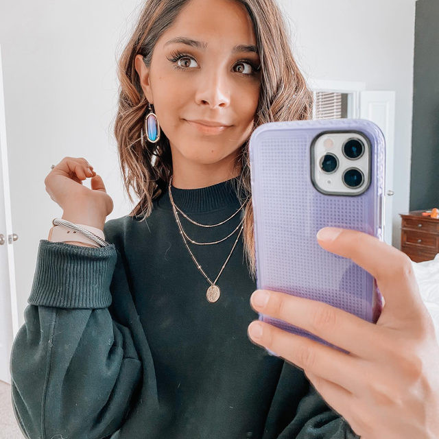 Elle Gold Drop Earrings in Black Opaque Glass | Kendra Scott