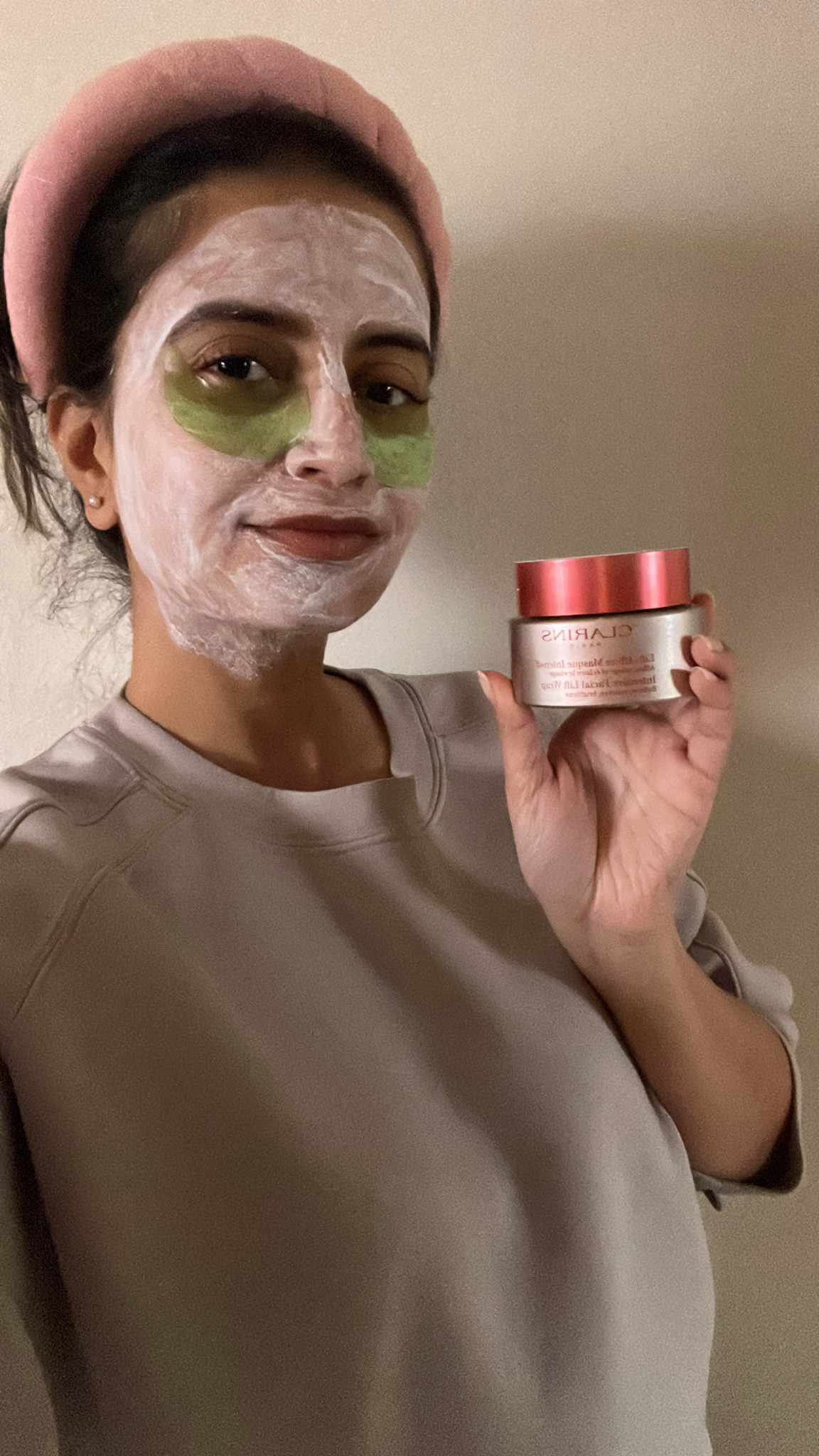 Clarins V-facial intensive Wrap Depuffing Face Mask! 

On sale - use code Nasreenfriends

#LTKBeauty #LTKSaleAlert #LTKFindsUnder50