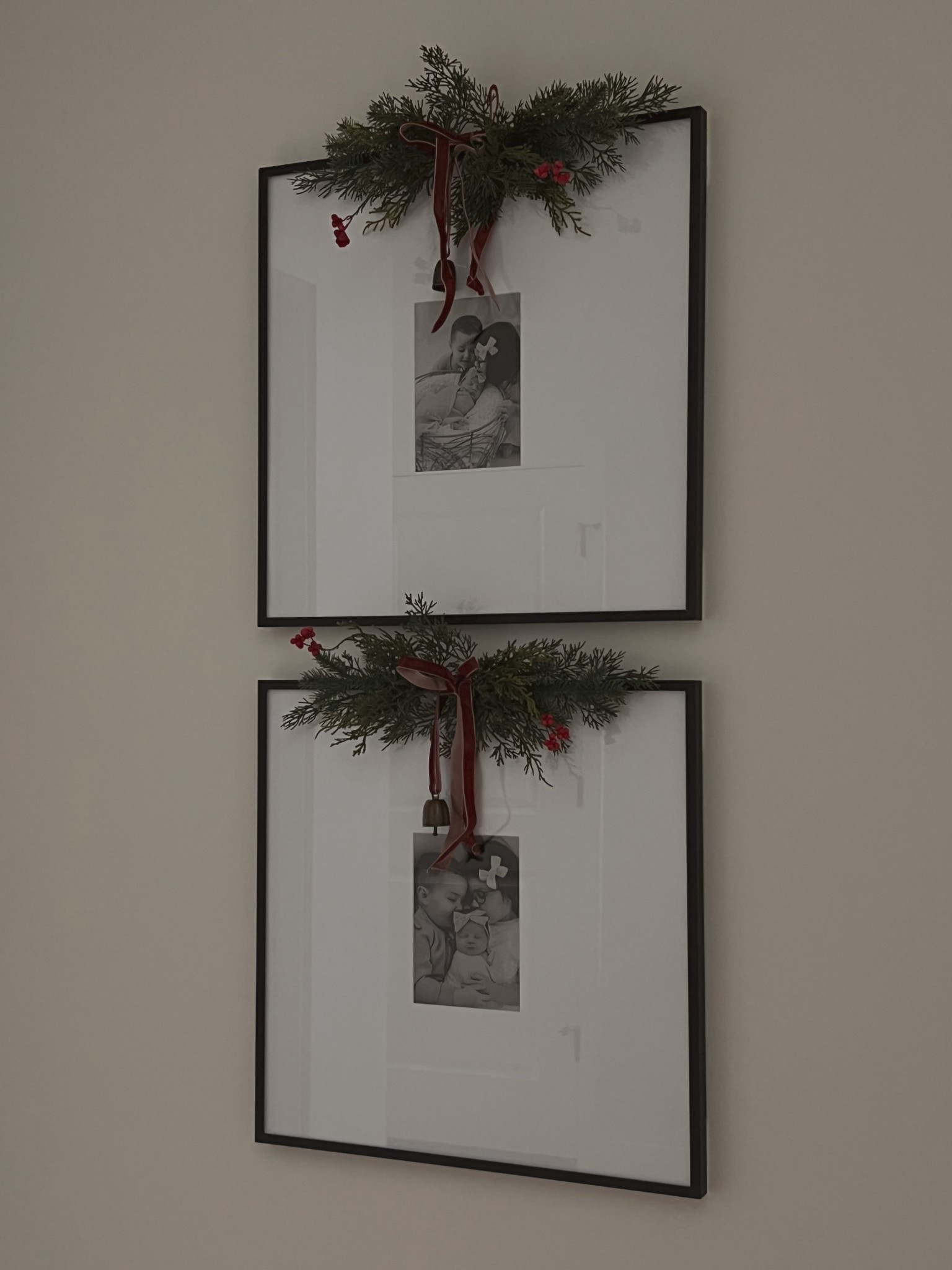 Cutest target Christmas mini swags



#LTKHoliday #LTKHome #LTKSeasonal