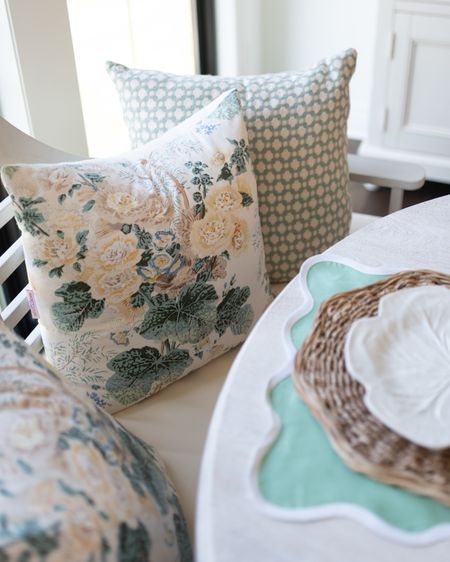 Floral designer pillows in dining room! 

#LTKhome