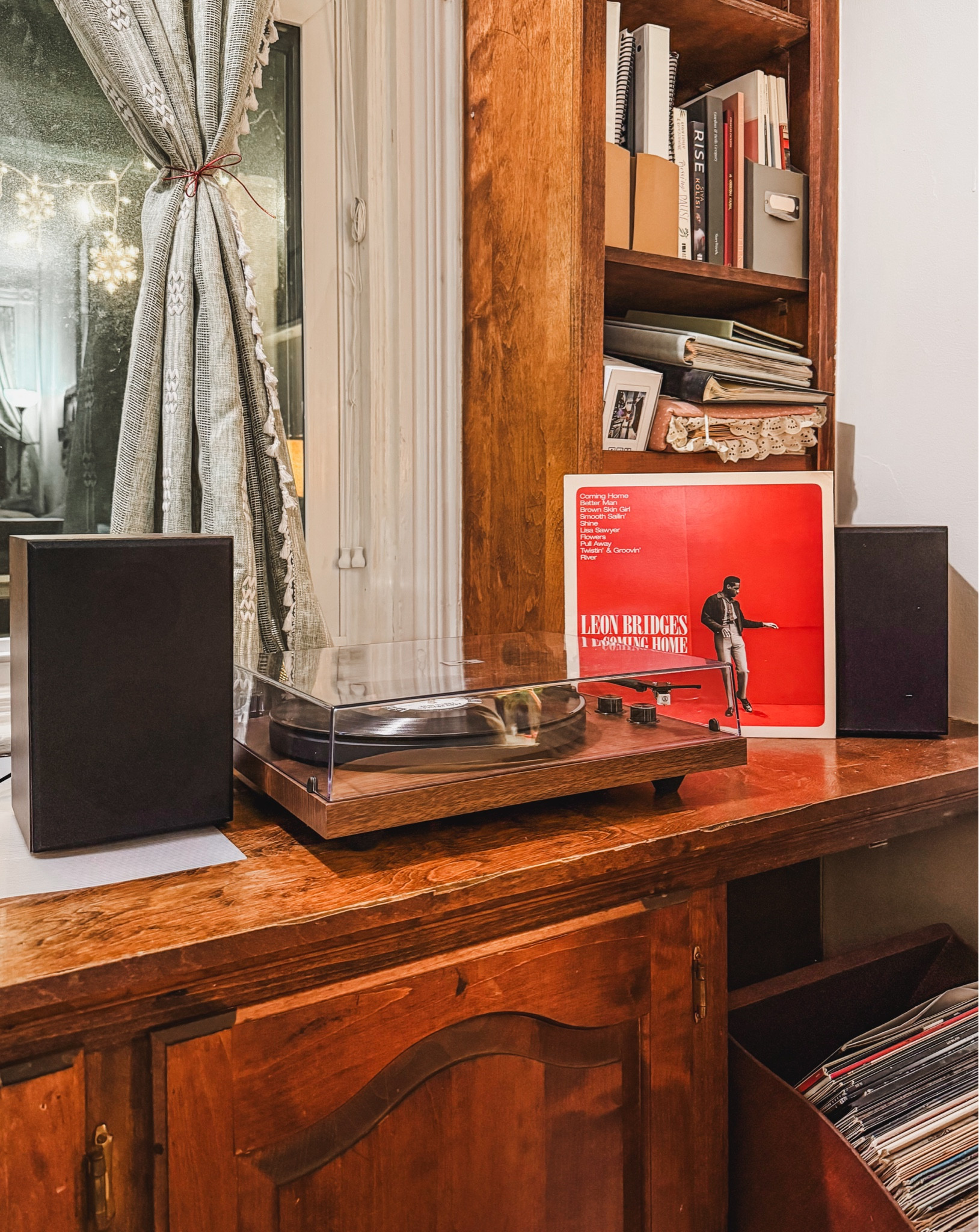 We upgraded our old record player for Valentine’s Day and did our homework this time. Separate speakers, full-size platter, and a counterweight were non-negotiables — and the whole family has been loving listening to albums together.

#LTKHome #LTKstorytime #LTKdayinmylife