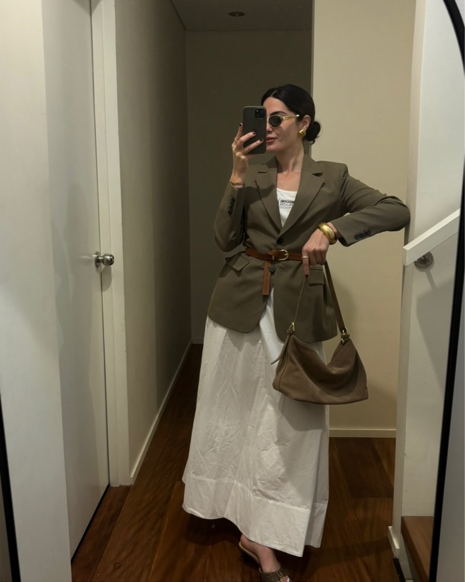 Poplin skirts are SO in! #skirt #dissh #blazer