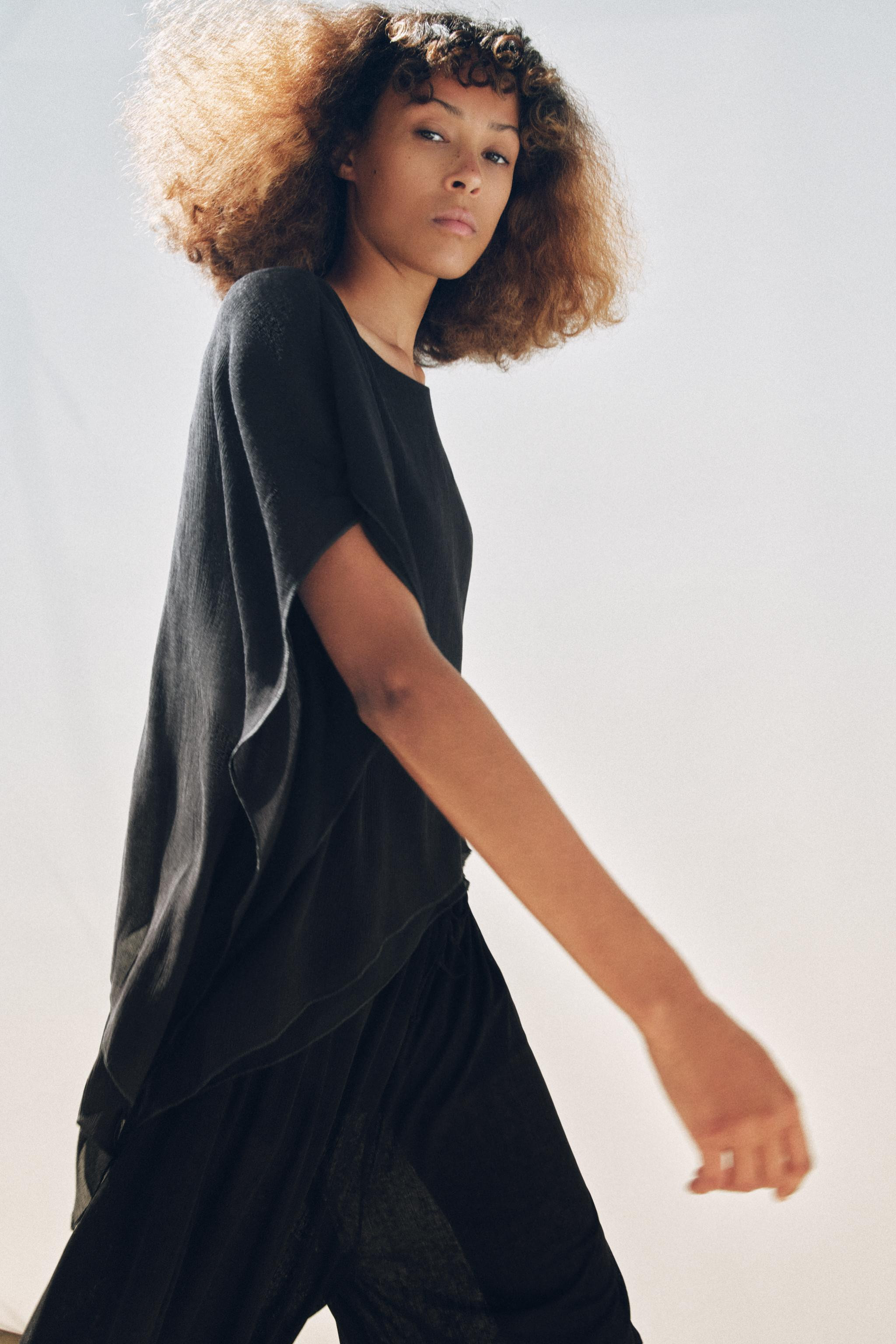 ASYMMETRIC TEXTURED CAPE | Zara US