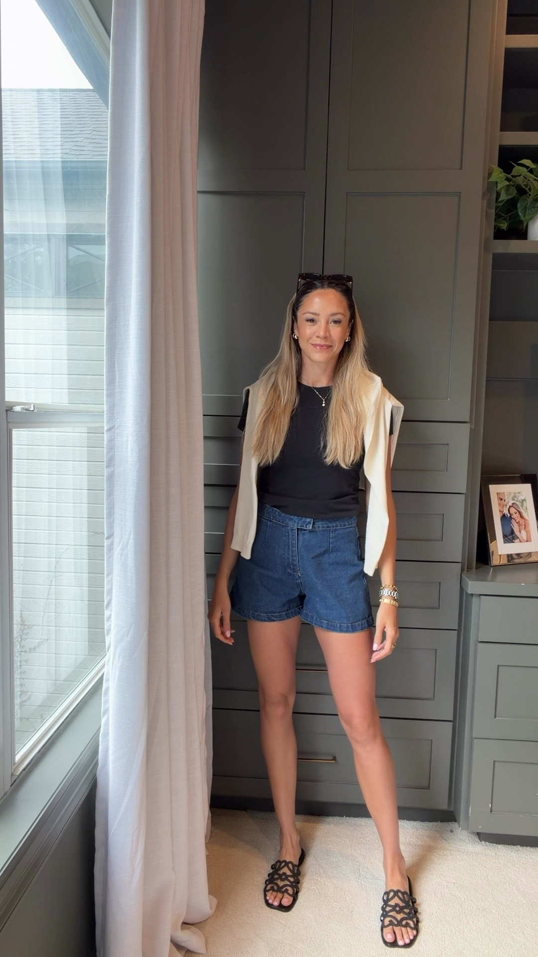 Simple and easy OOTD!

medium top, medium cardigan, small shorts 

Shoes run TTS


School drop off outfit, easy mom outfit ideas, shorts, denim, tall mom, boy mom 

#LTKmorningroutine #LTKootd #LTKgrwm