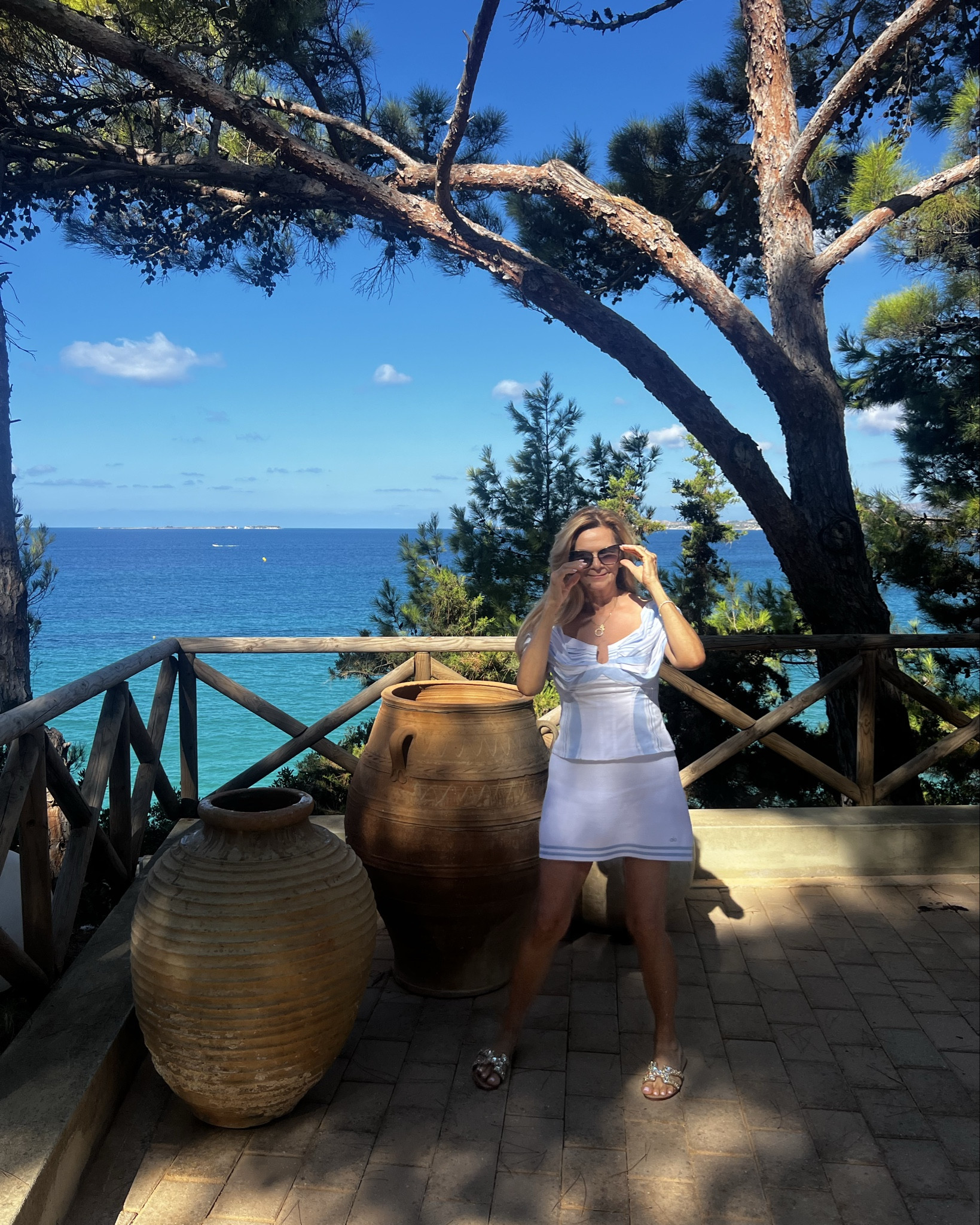 Love these slides comfortable and Sparkling. 

#LTKStyleTip #LTKShoeCrush #LTKSeasonal